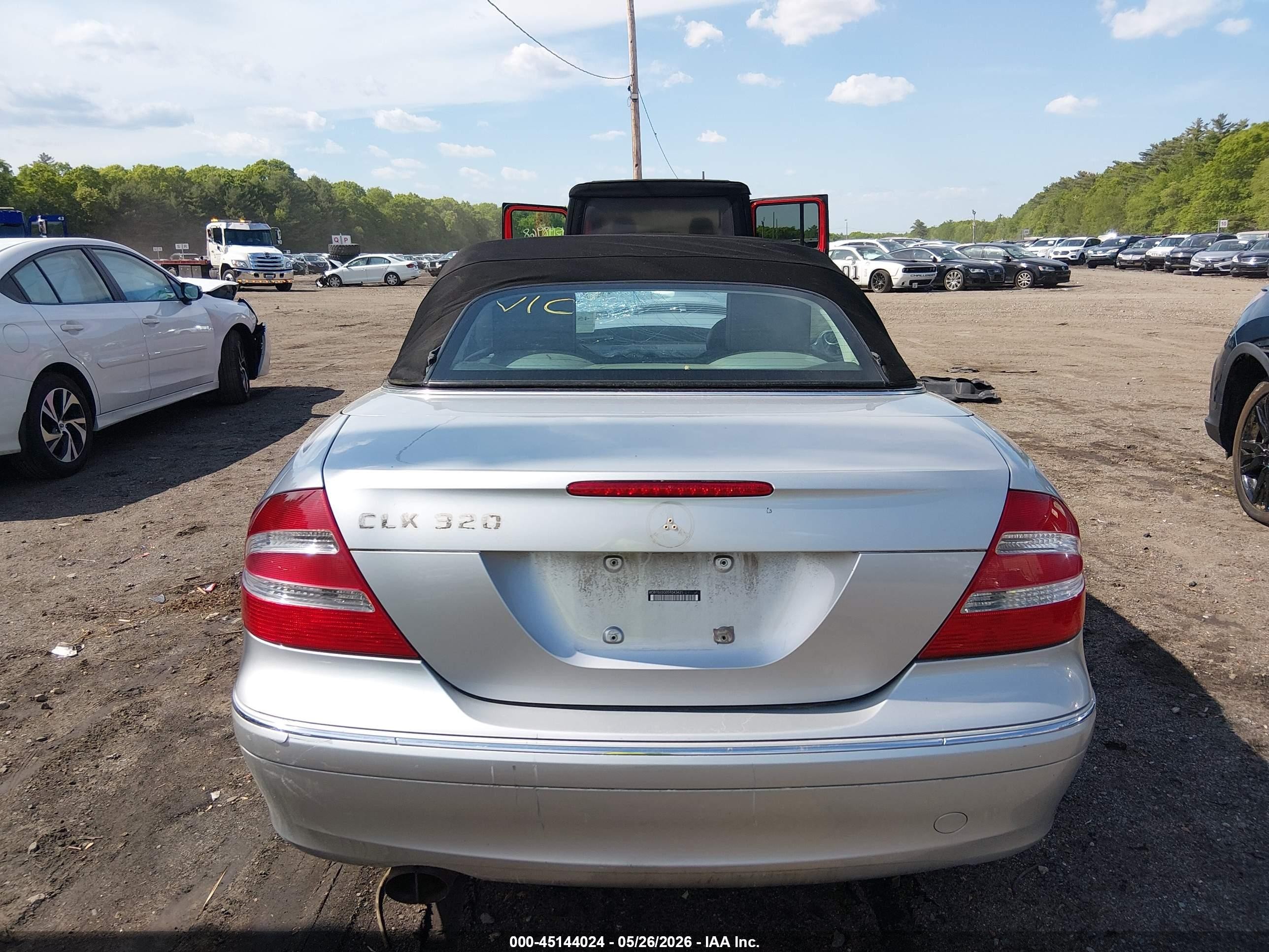 2005 Mercedes-benz Clk 320   Серебряный vin: WDBTK65G05T043421
