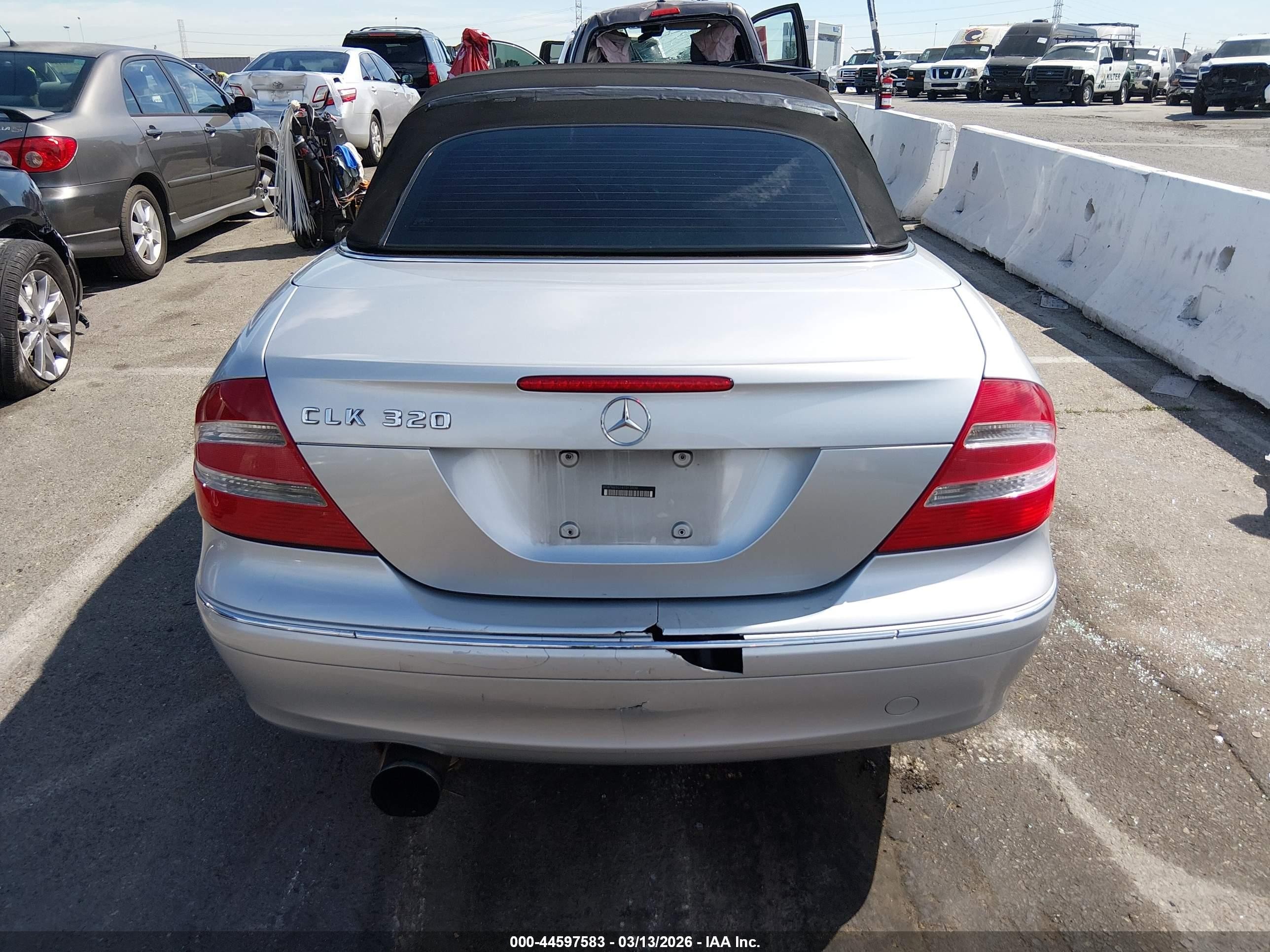 2004 Mercedes-benz Clk 320   Silver vin: WDBTK65G14T013939