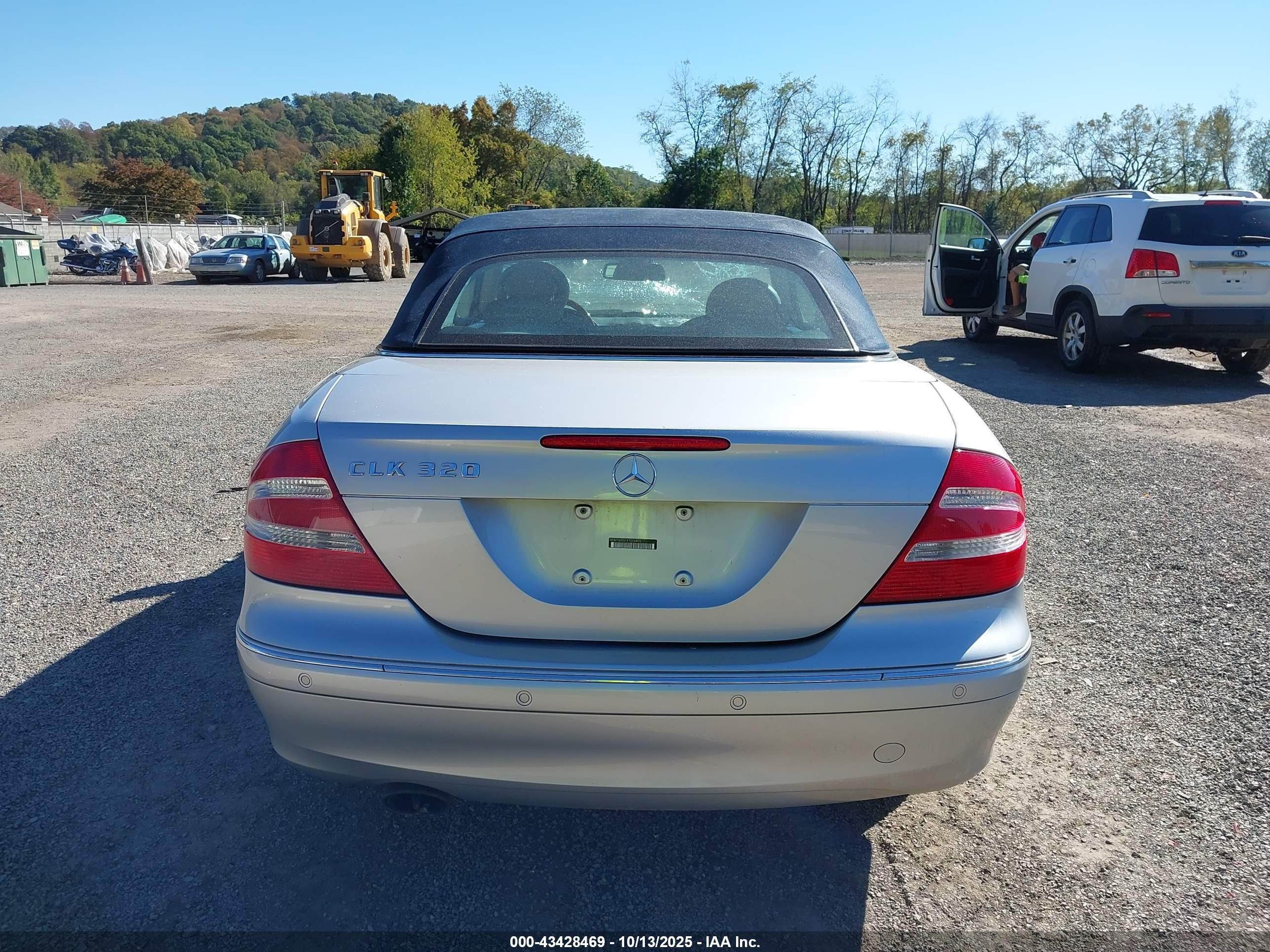 2004 Mercedes-benz Clk 320   Silver vin: WDBTK65G14T026805