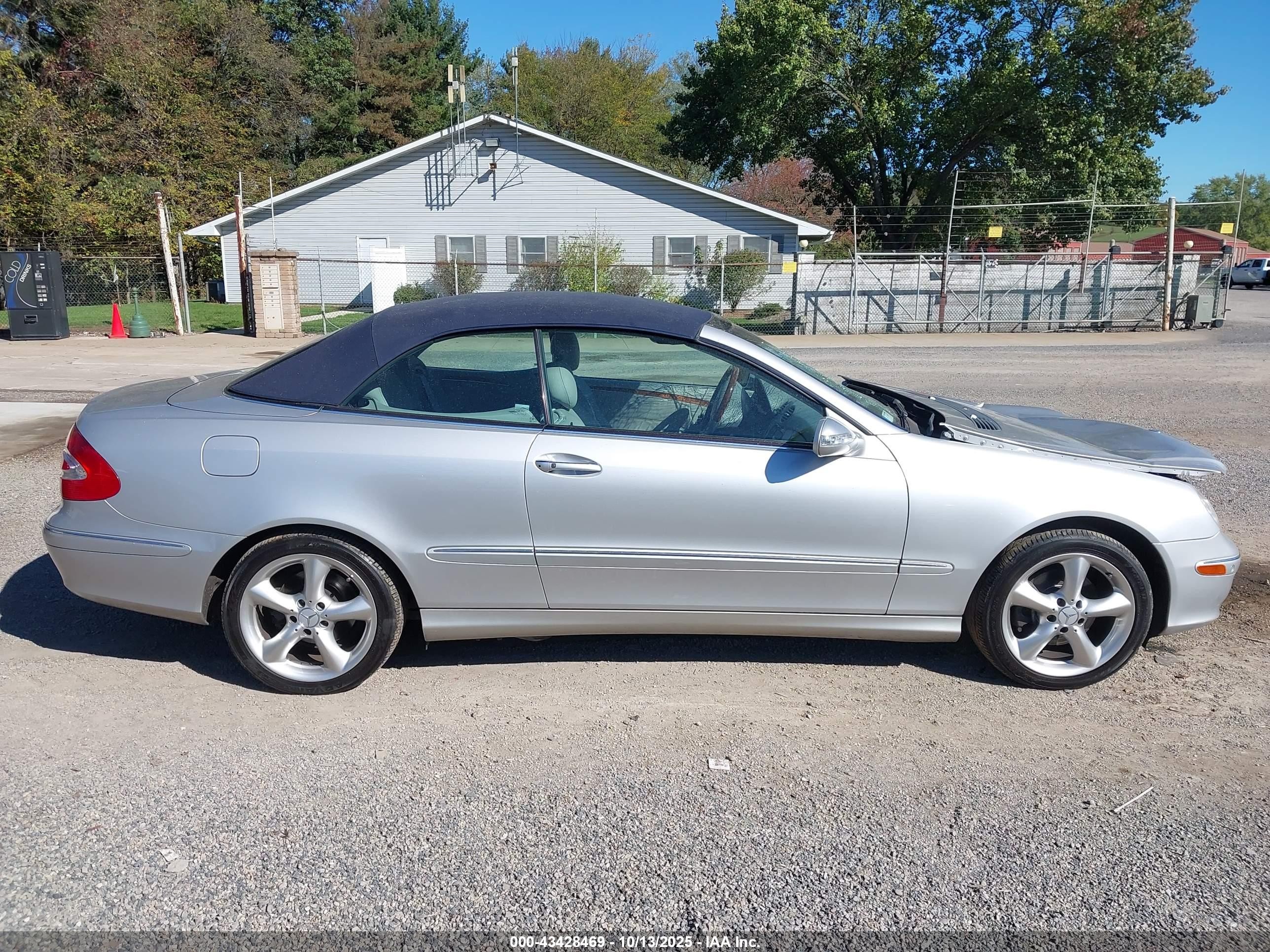 2004 Mercedes-benz Clk 320   Silver vin: WDBTK65G14T026805