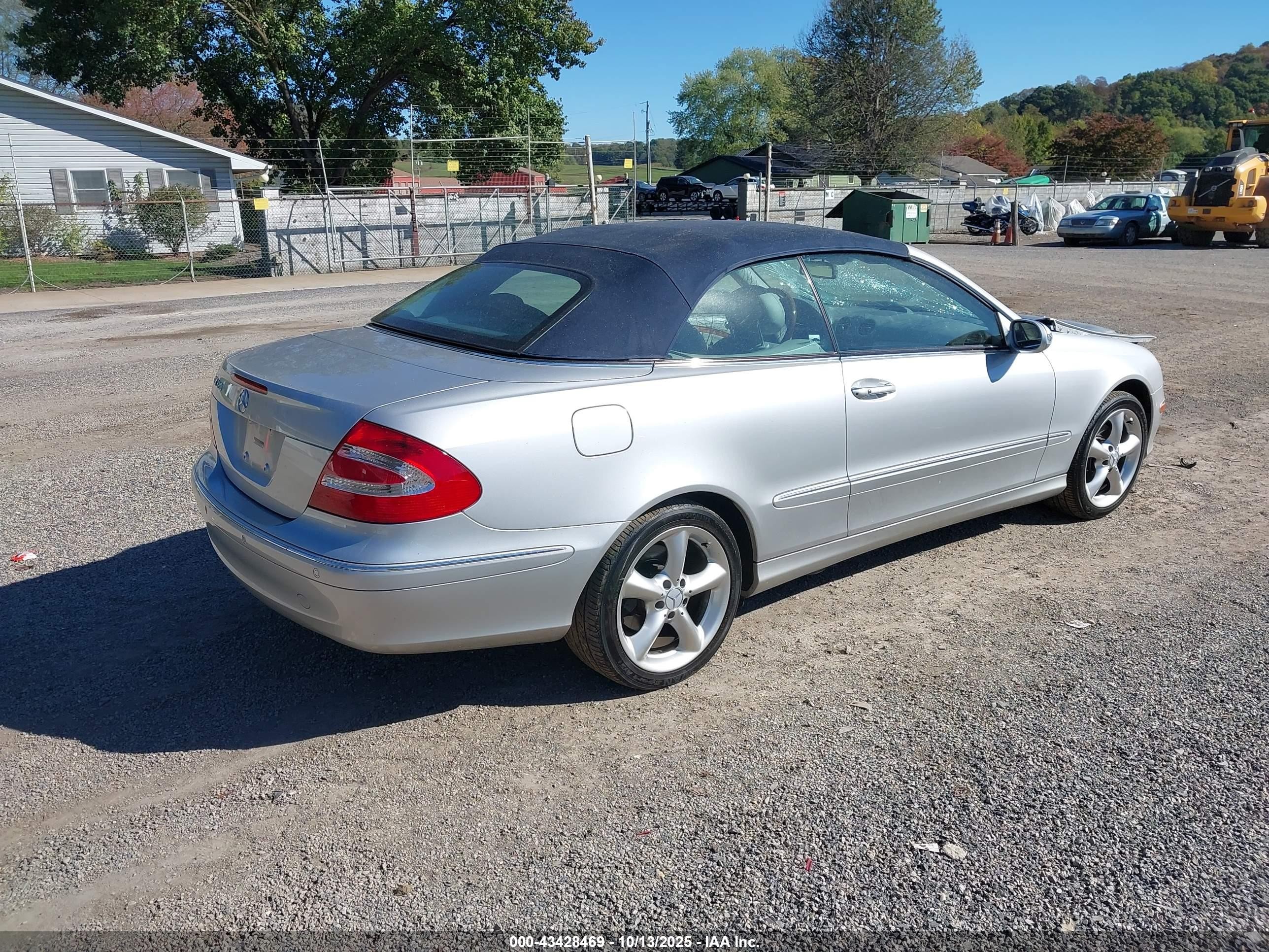2004 Mercedes-benz Clk 320   Silver vin: WDBTK65G14T026805