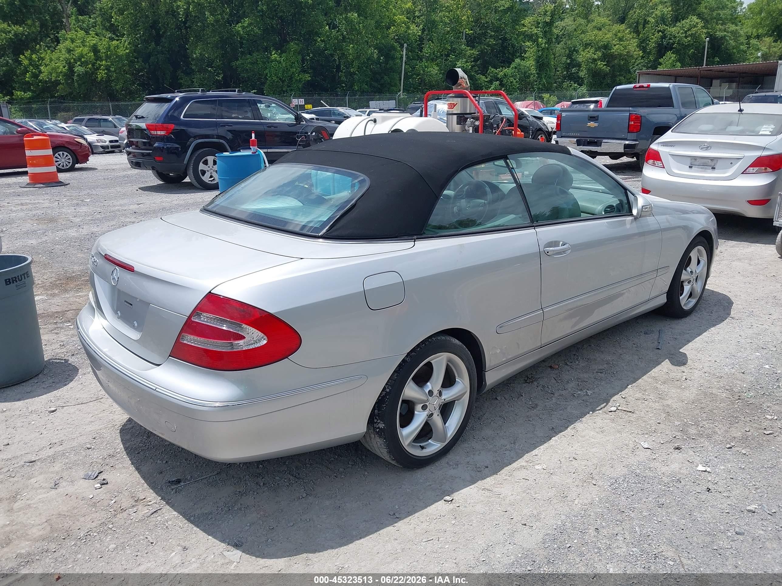 2005 Mercedes-benz Clk 320   Серебряный vin: WDBTK65G15T041726
