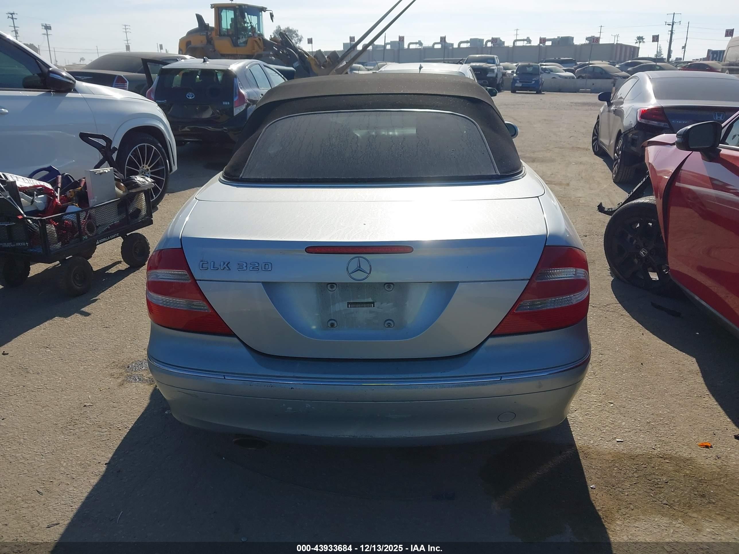 2005 Mercedes-benz Clk 320   Серебряный vin: WDBTK65G15T046909
