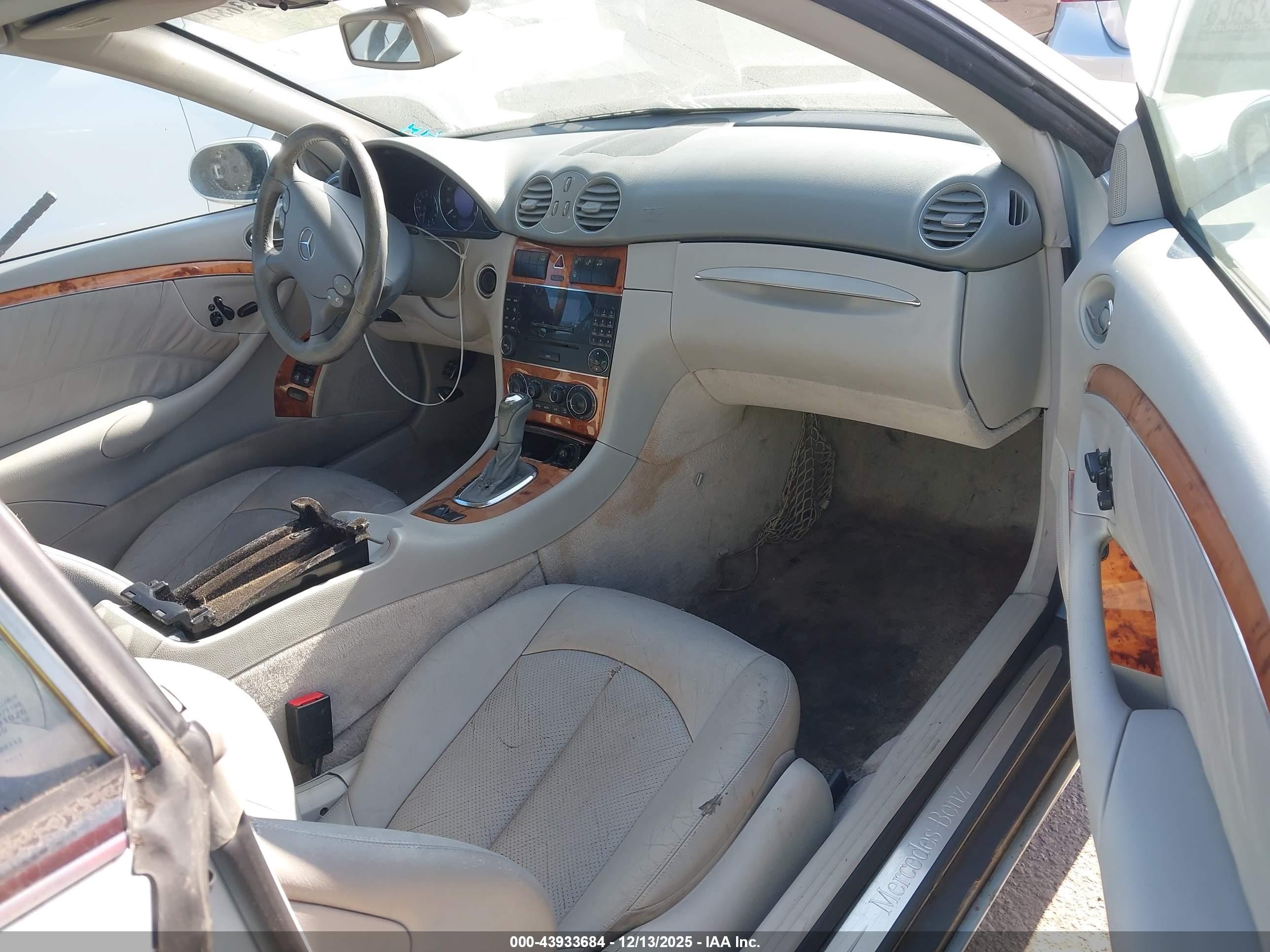 2005 Mercedes-benz Clk 320   Серебряный vin: WDBTK65G15T046909