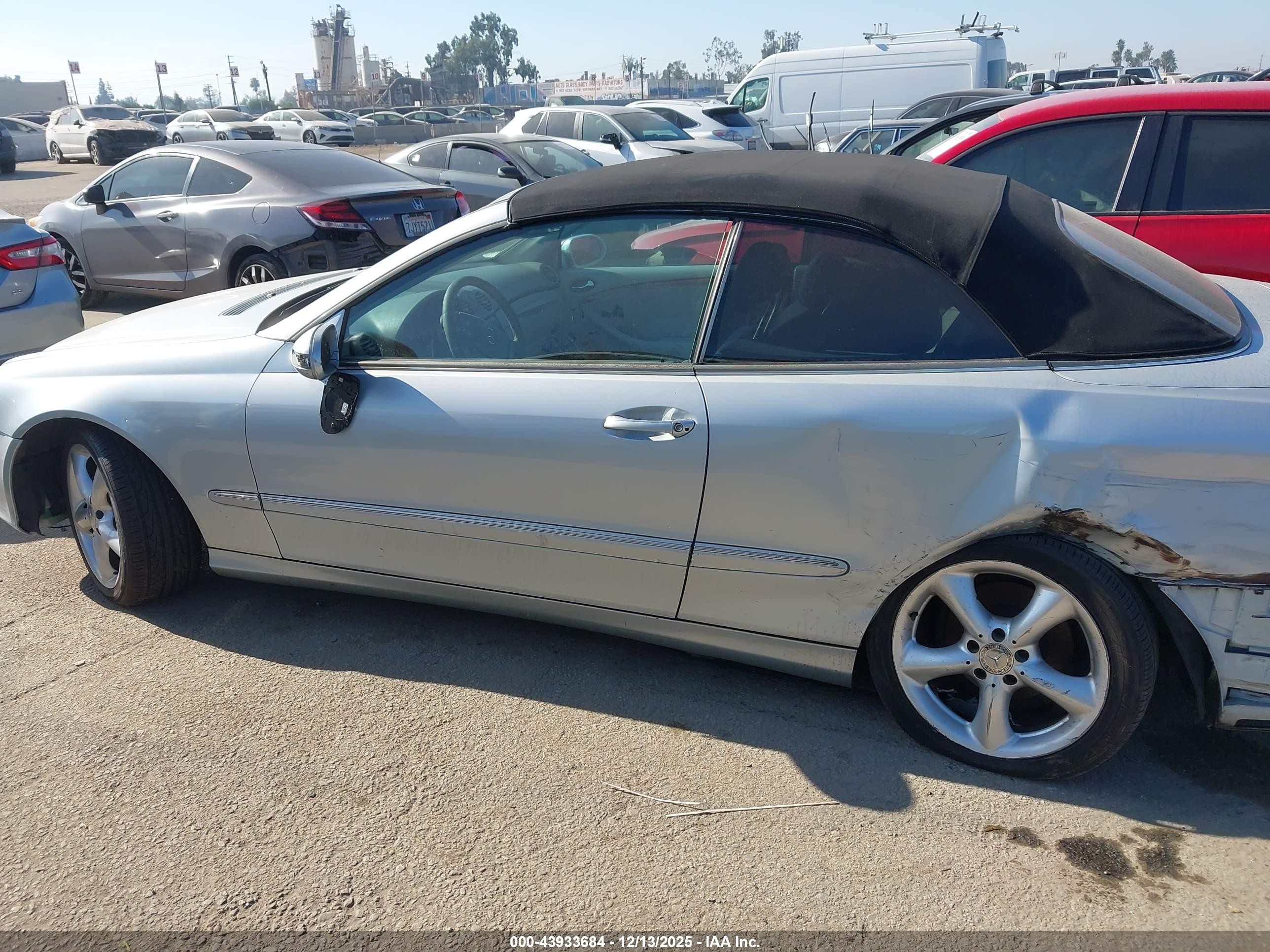 2005 Mercedes-benz Clk 320   Серебряный vin: WDBTK65G15T046909