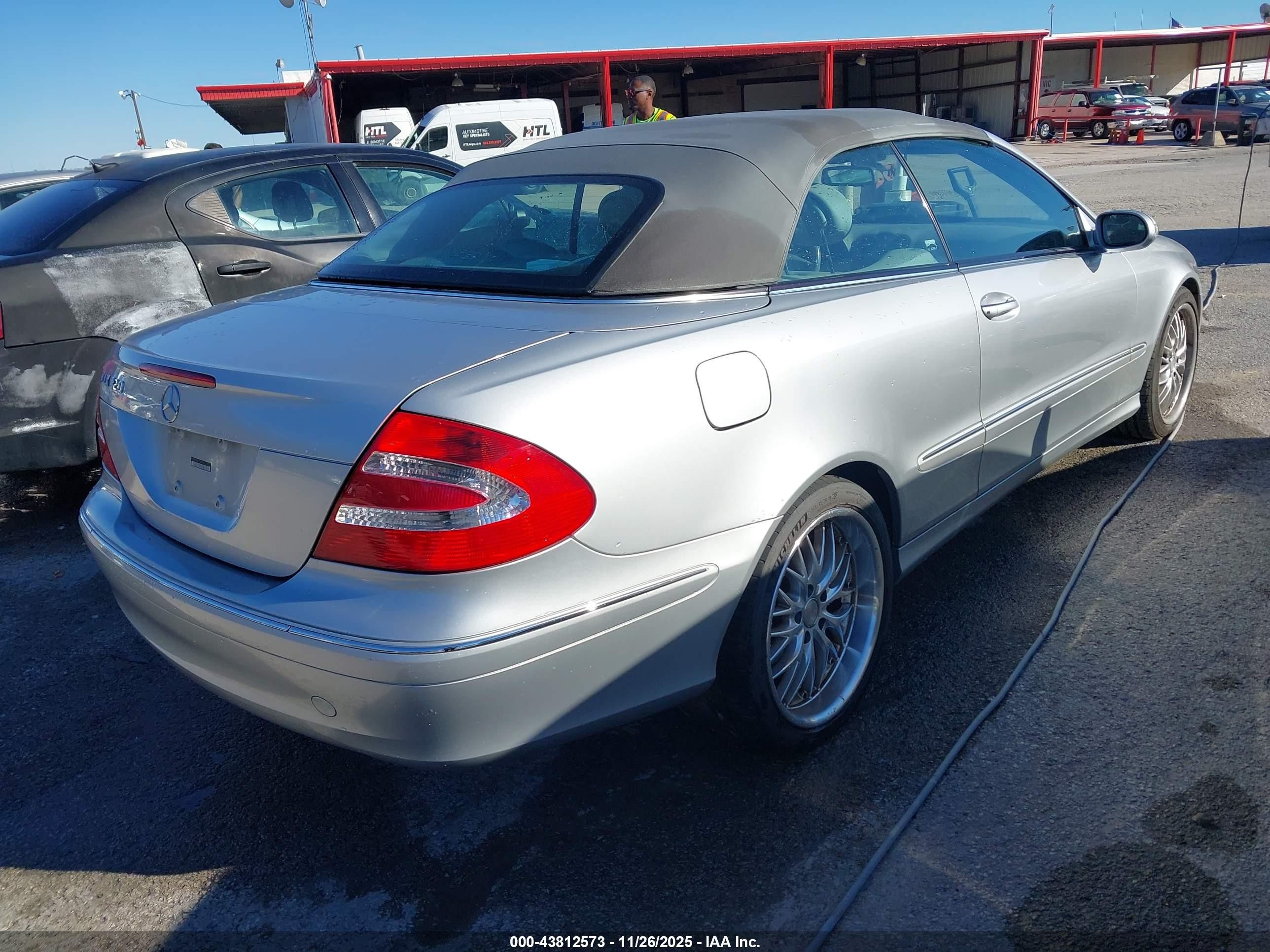 2004 Mercedes-benz Clk 320   Gray vin: WDBTK65G24T024755