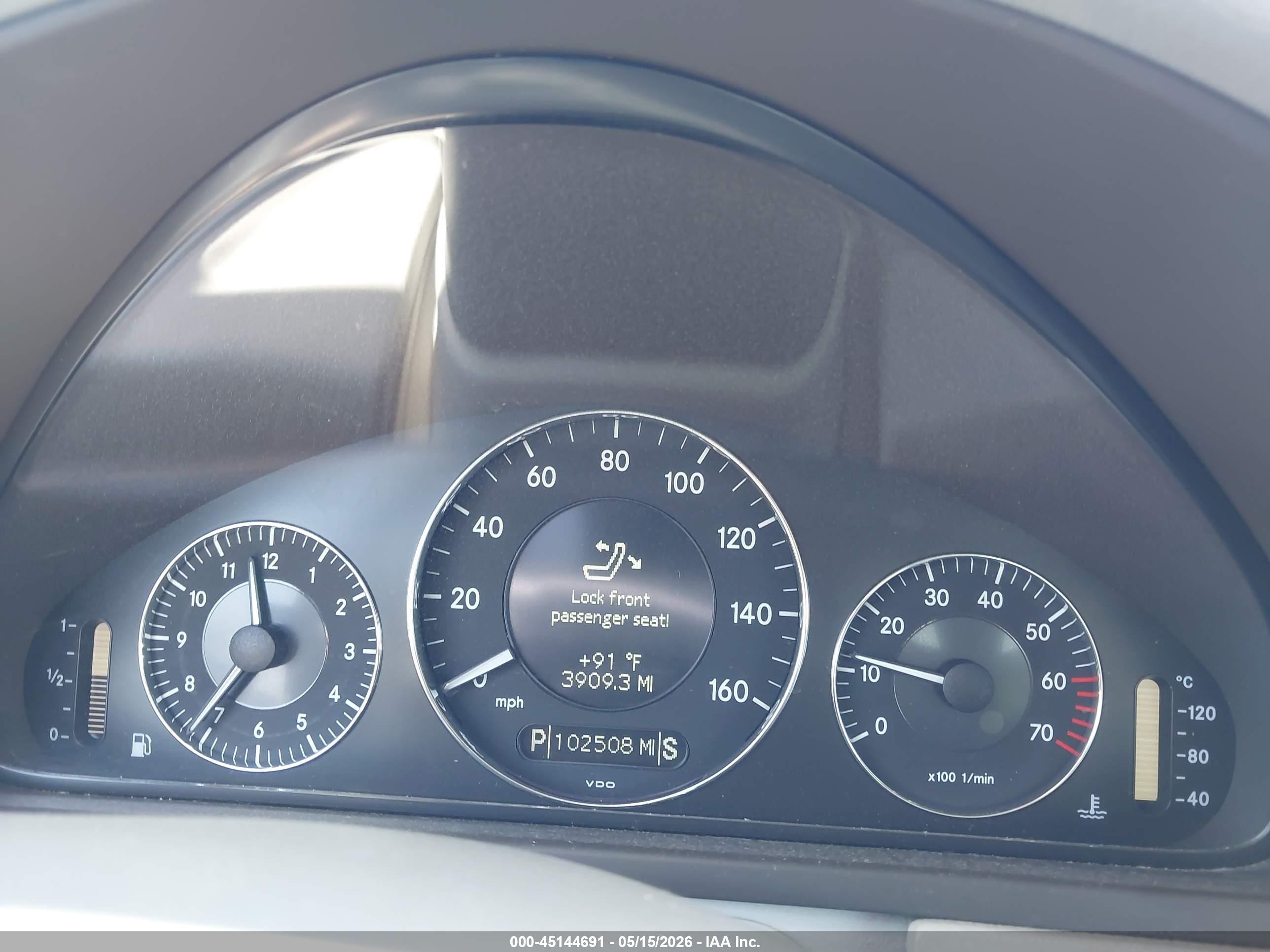 2004 Mercedes-benz Clk 320   Silver vin: WDBTK65G44T021632