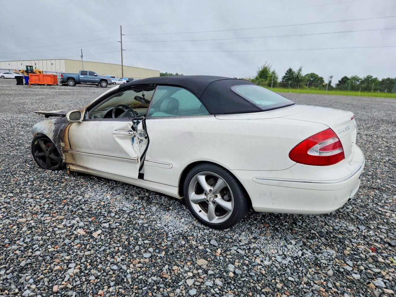 2005 Mercedes-benz Clk 320 White vin: WDBTK65G45T045303