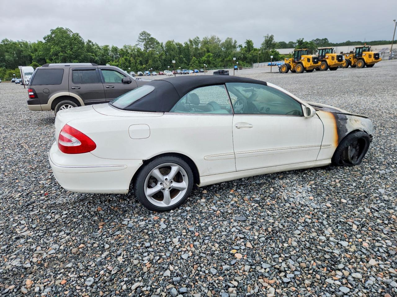 2005 Mercedes-benz Clk 320 White vin: WDBTK65G45T045303
