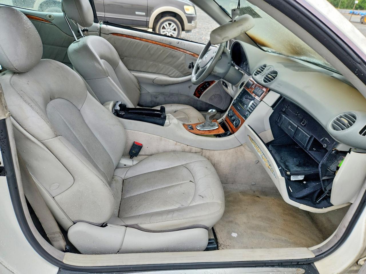 2005 Mercedes-benz Clk 320 White vin: WDBTK65G45T045303