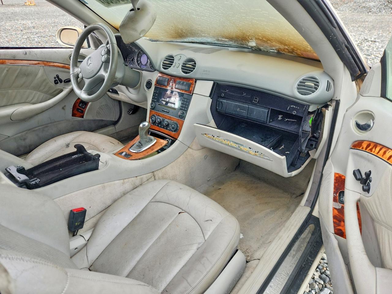 2005 Mercedes-benz Clk 320 White vin: WDBTK65G45T045303