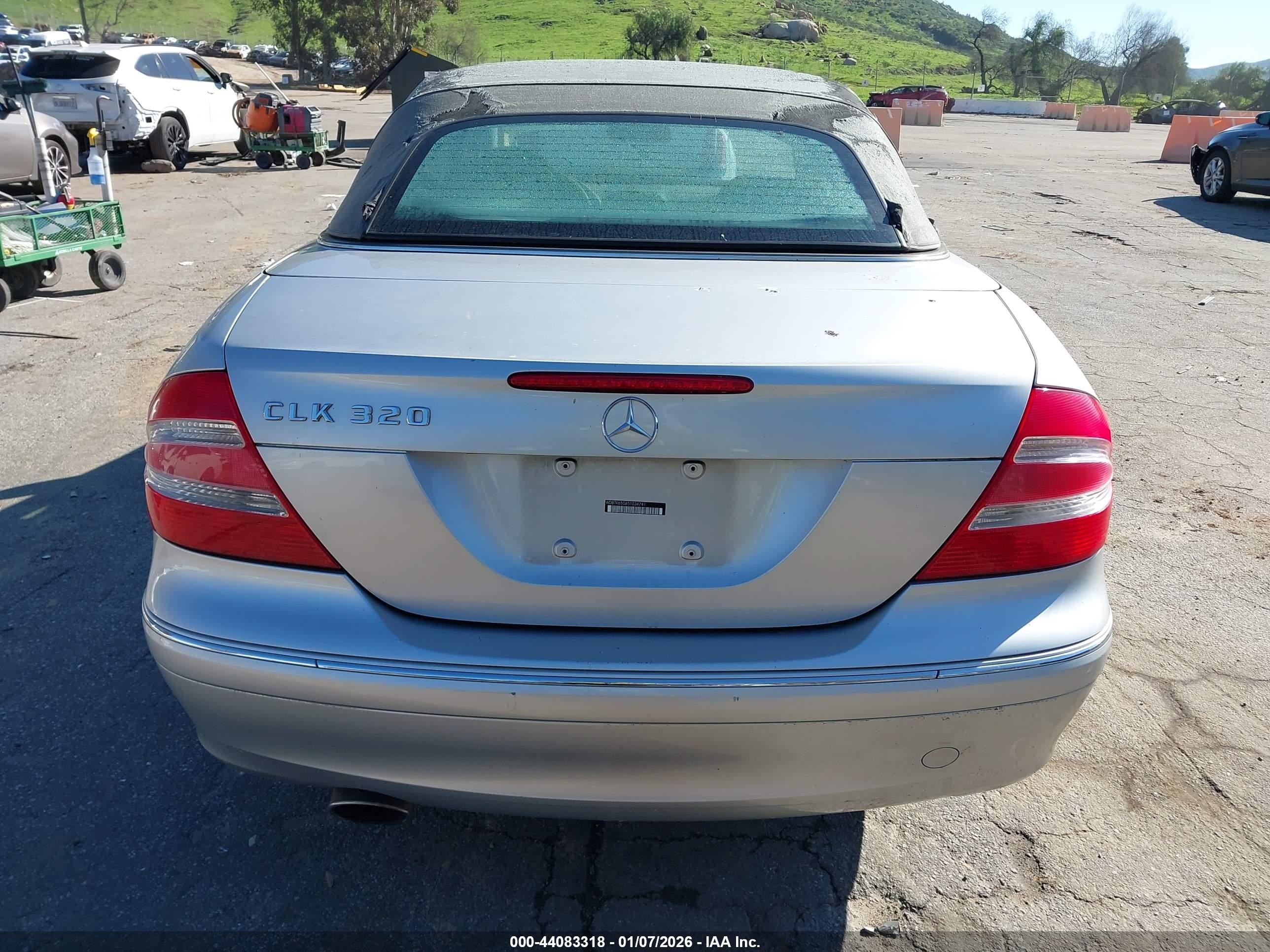 2005 Mercedes-benz Clk 320   Silver vin: WDBTK65G65T034741