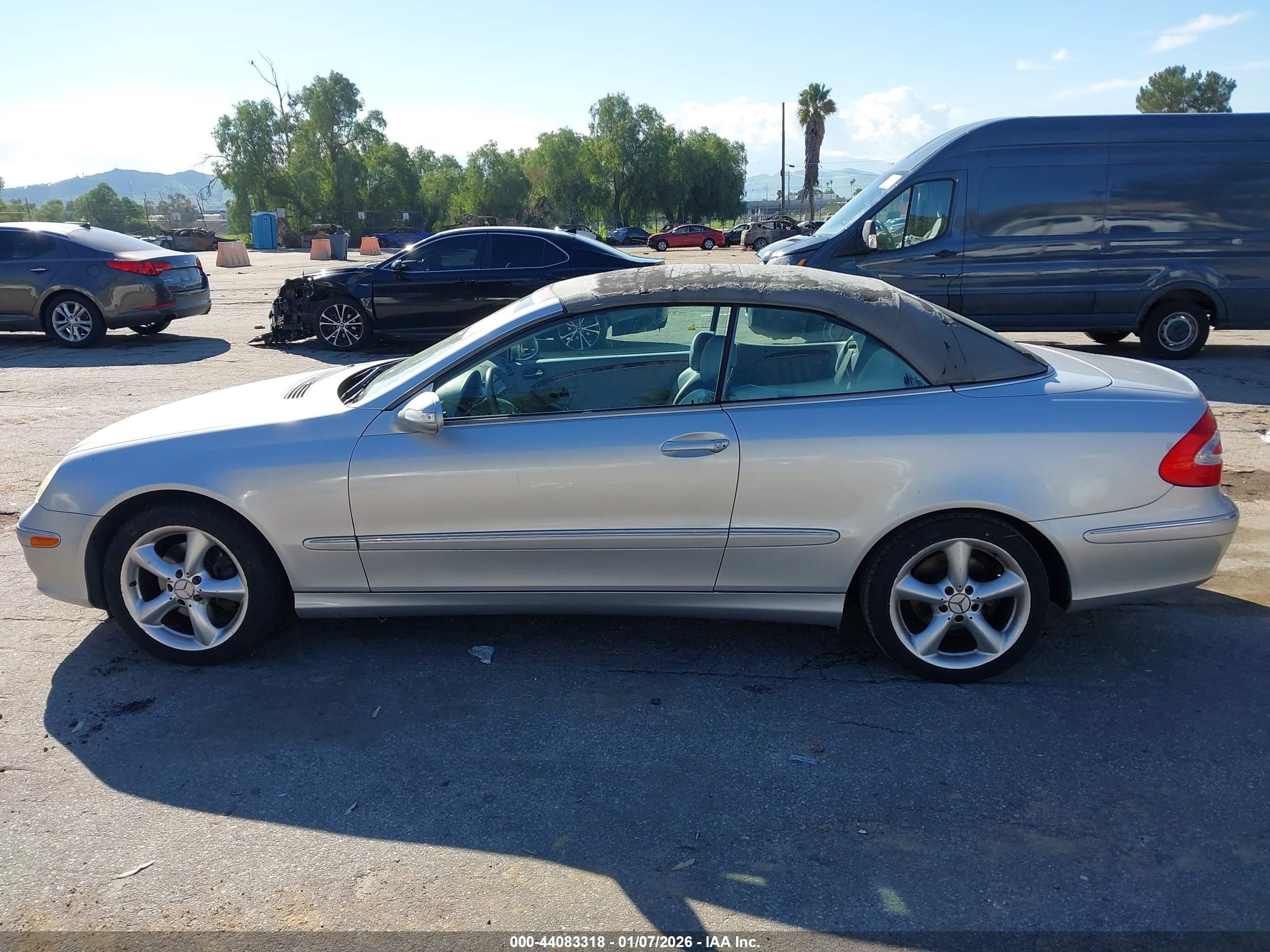 2005 Mercedes-benz Clk 320   Silver vin: WDBTK65G65T034741