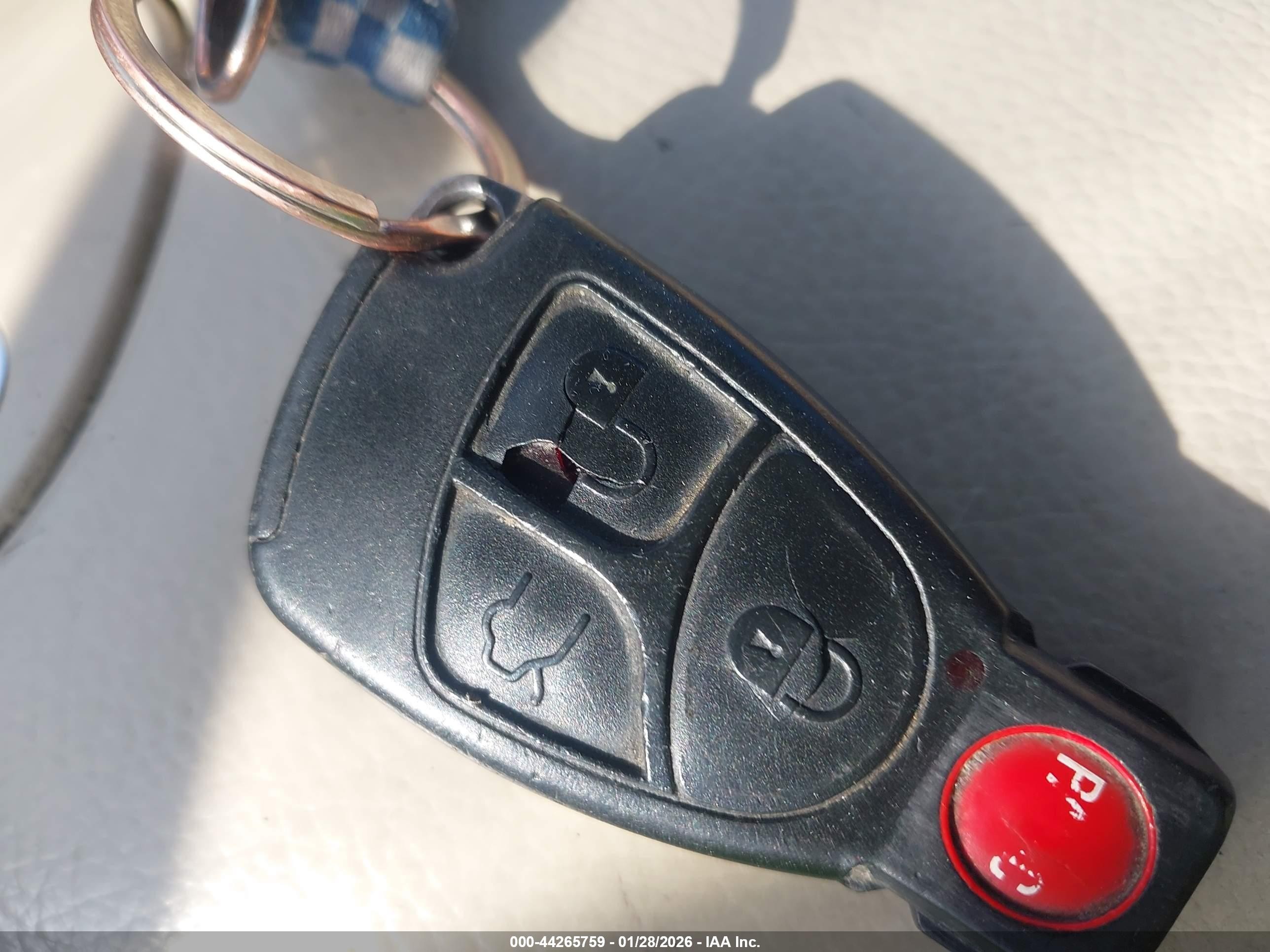 2005 Mercedes-benz Clk 320   Blue vin: WDBTK65G65T035050