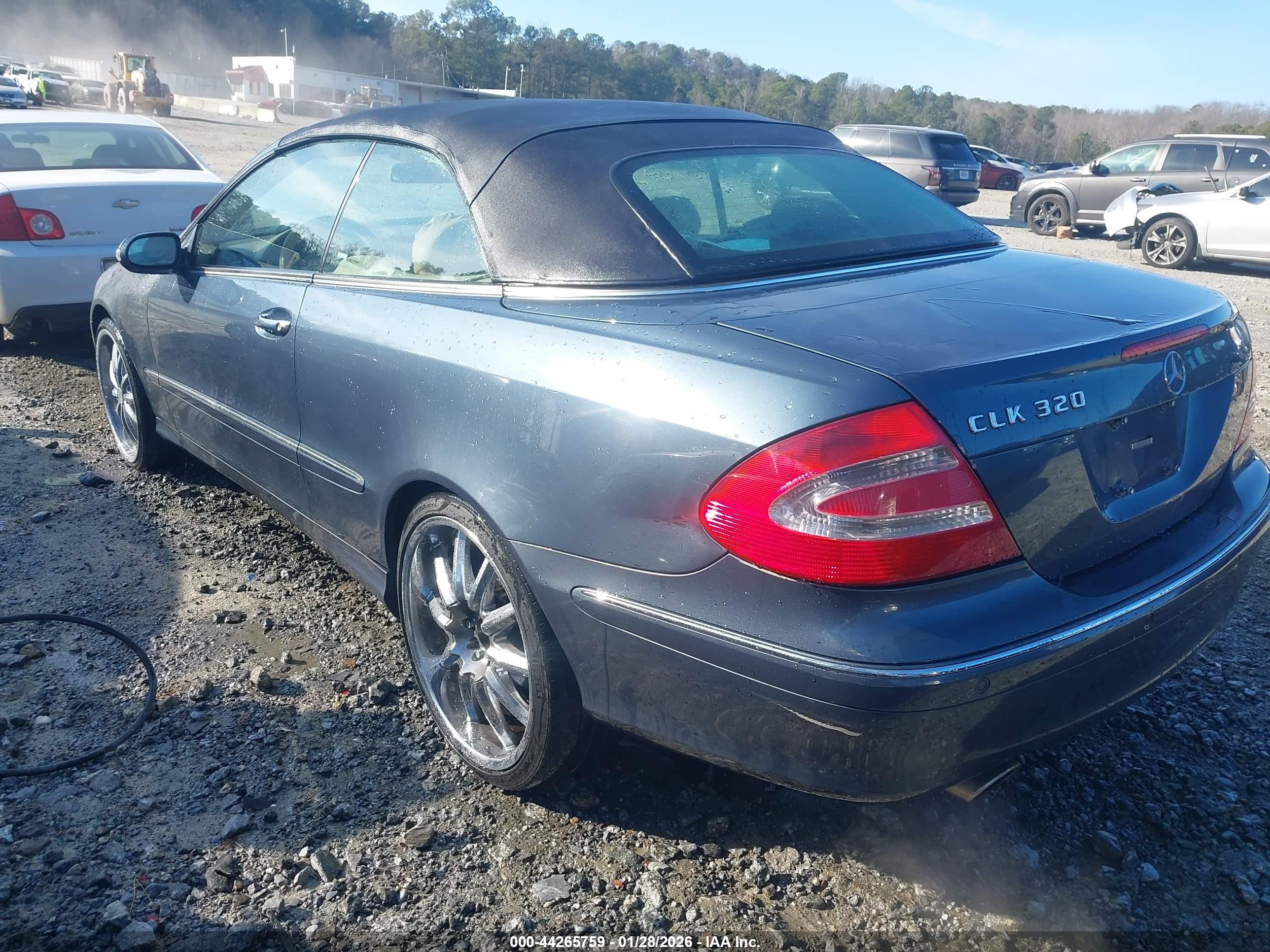 2005 Mercedes-benz Clk 320   Blue vin: WDBTK65G65T035050