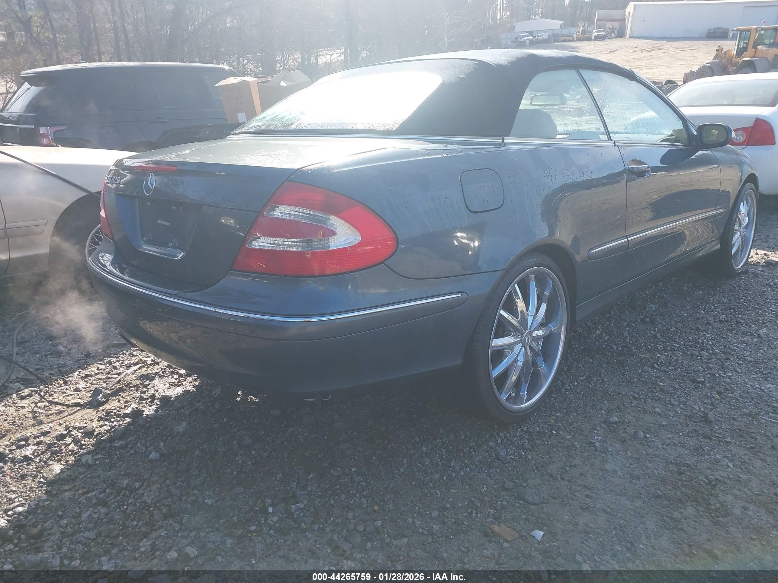 2005 Mercedes-benz Clk 320   Blue vin: WDBTK65G65T035050