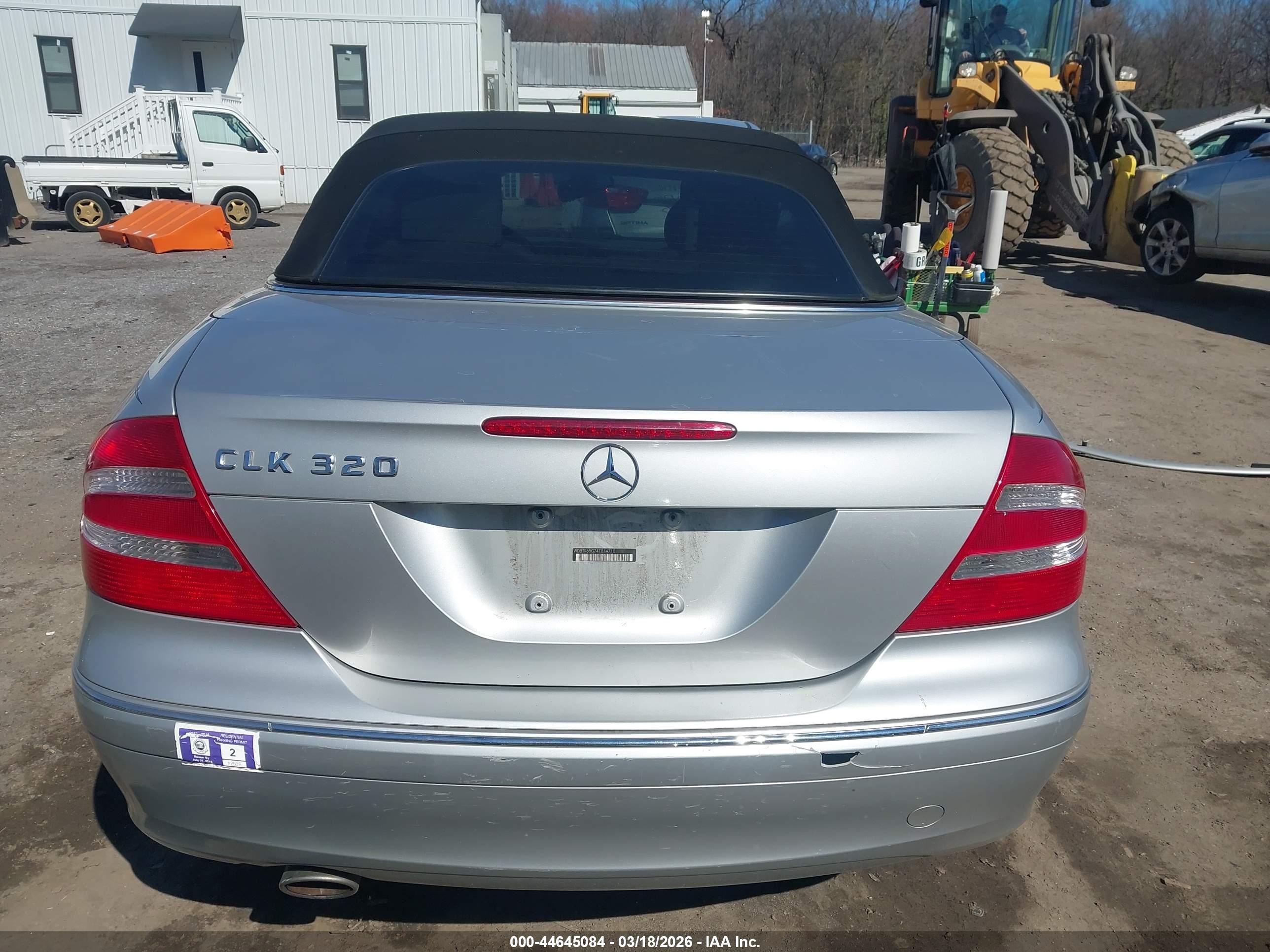2004 Mercedes-benz Clk 320   Silver vin: WDBTK65G74T014710