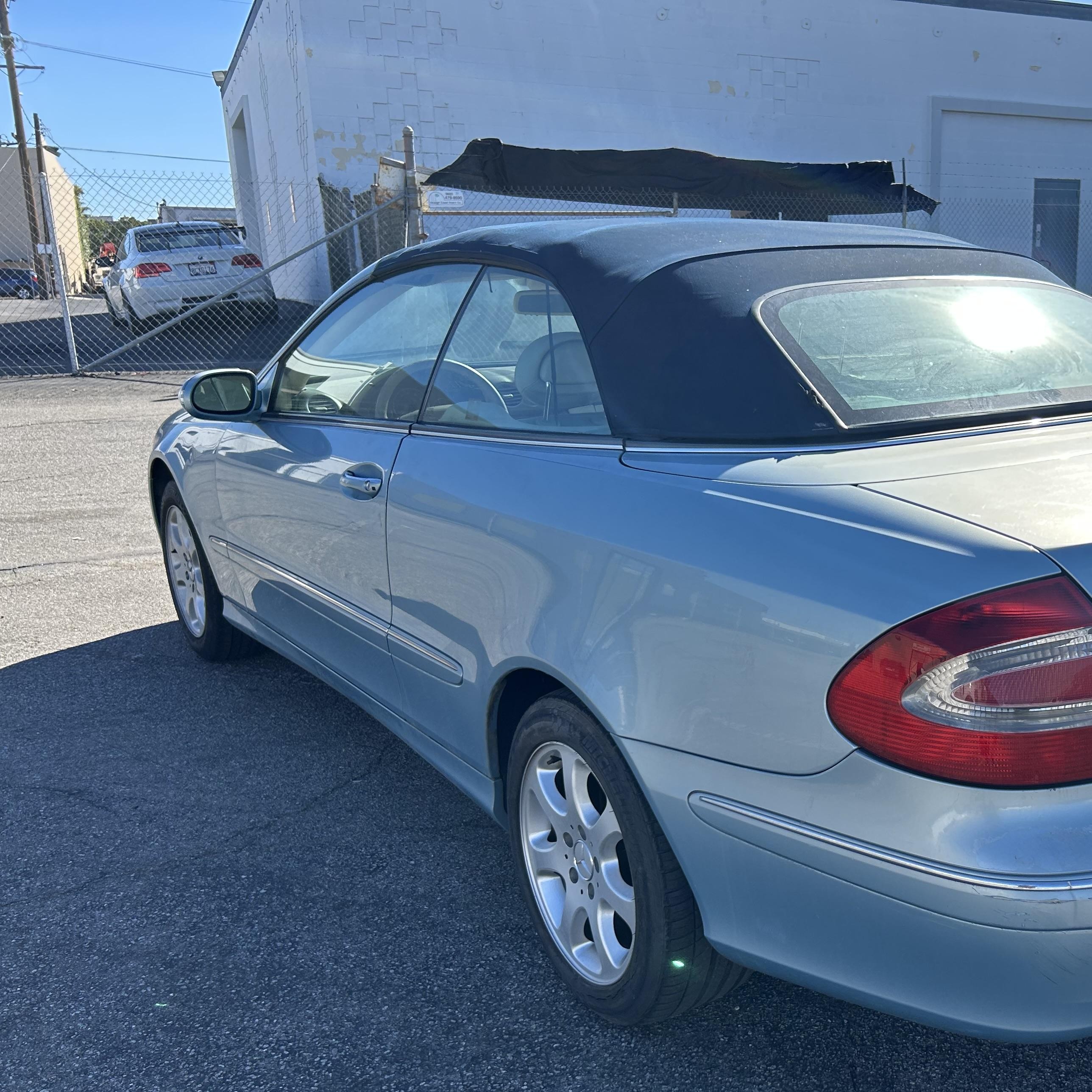 2004 Mercedes-benz Clk 320   Blue vin: WDBTK65G74T023651