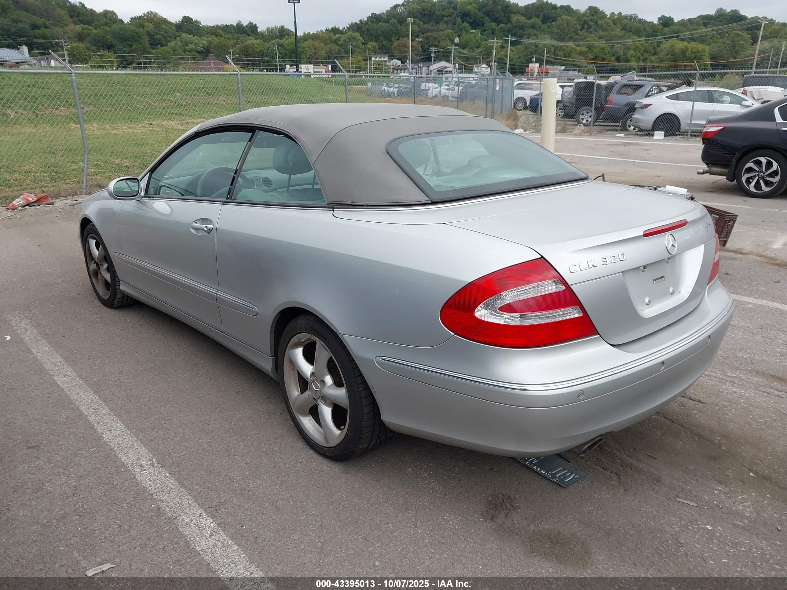 2005 Mercedes-benz Clk 320   Silver vin: WDBTK65G75T045599