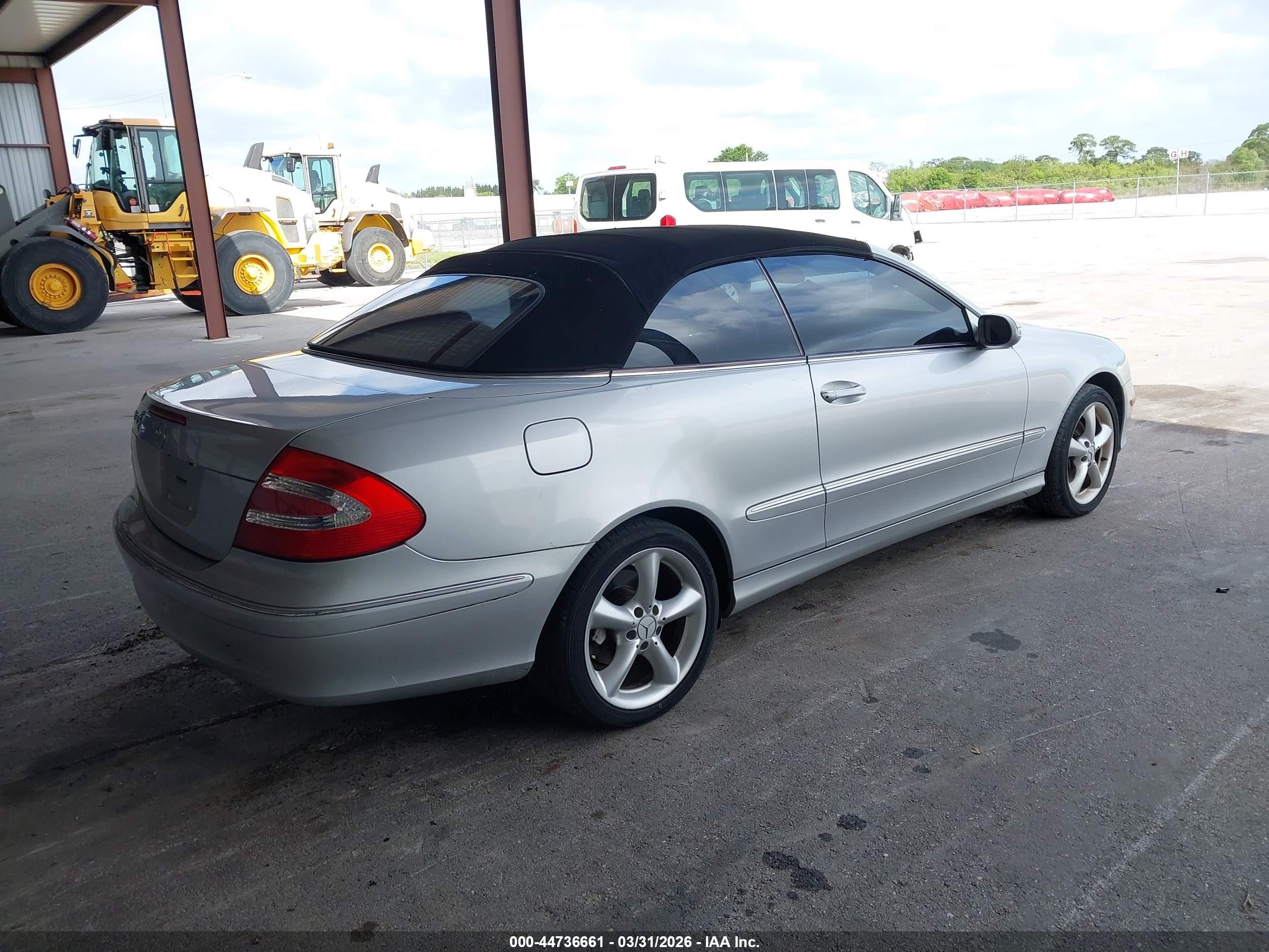 2005 Mercedes-benz Clk 320   Silver vin: WDBTK65G85T035535