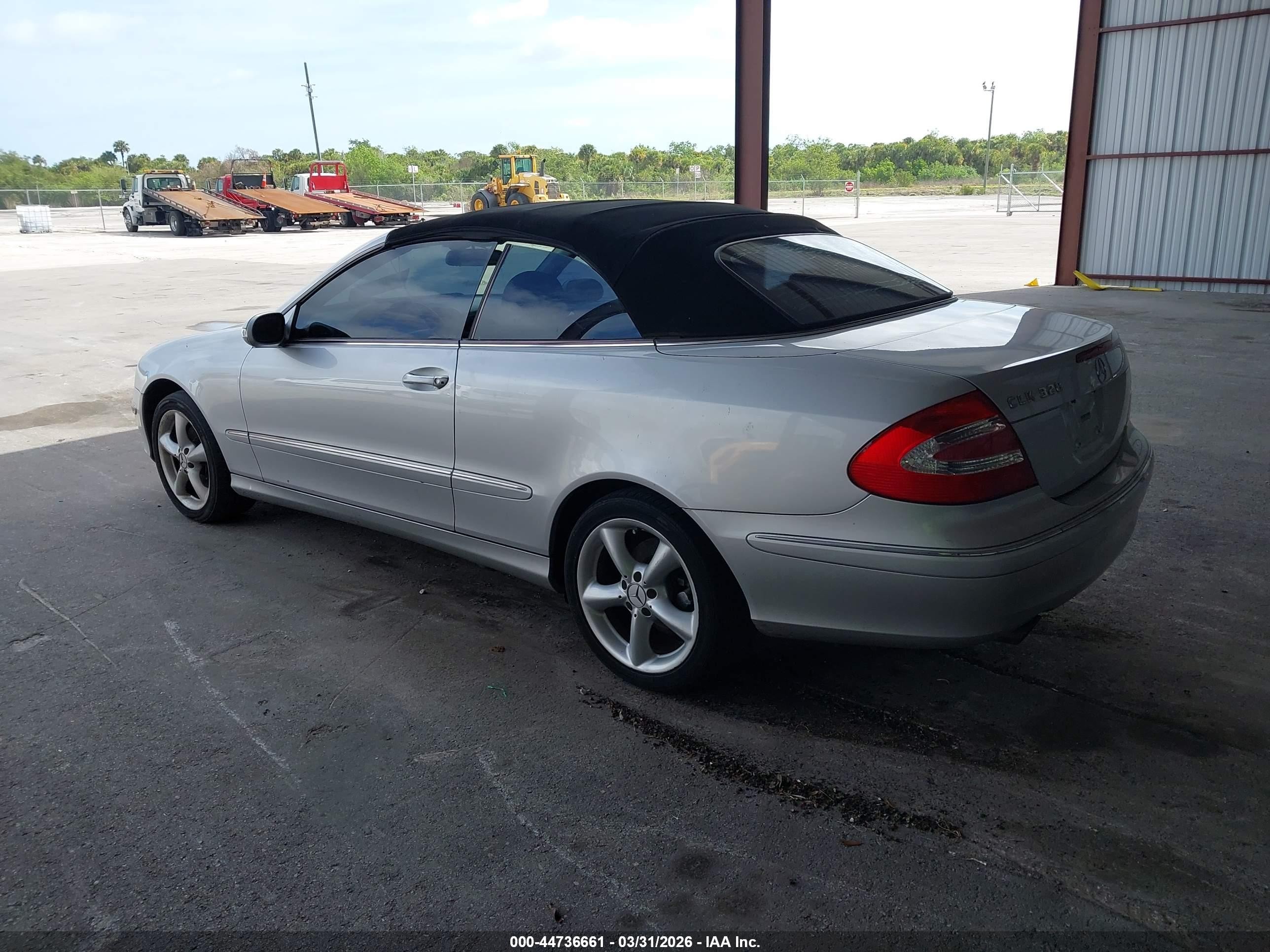 2005 Mercedes-benz Clk 320   Silver vin: WDBTK65G85T035535