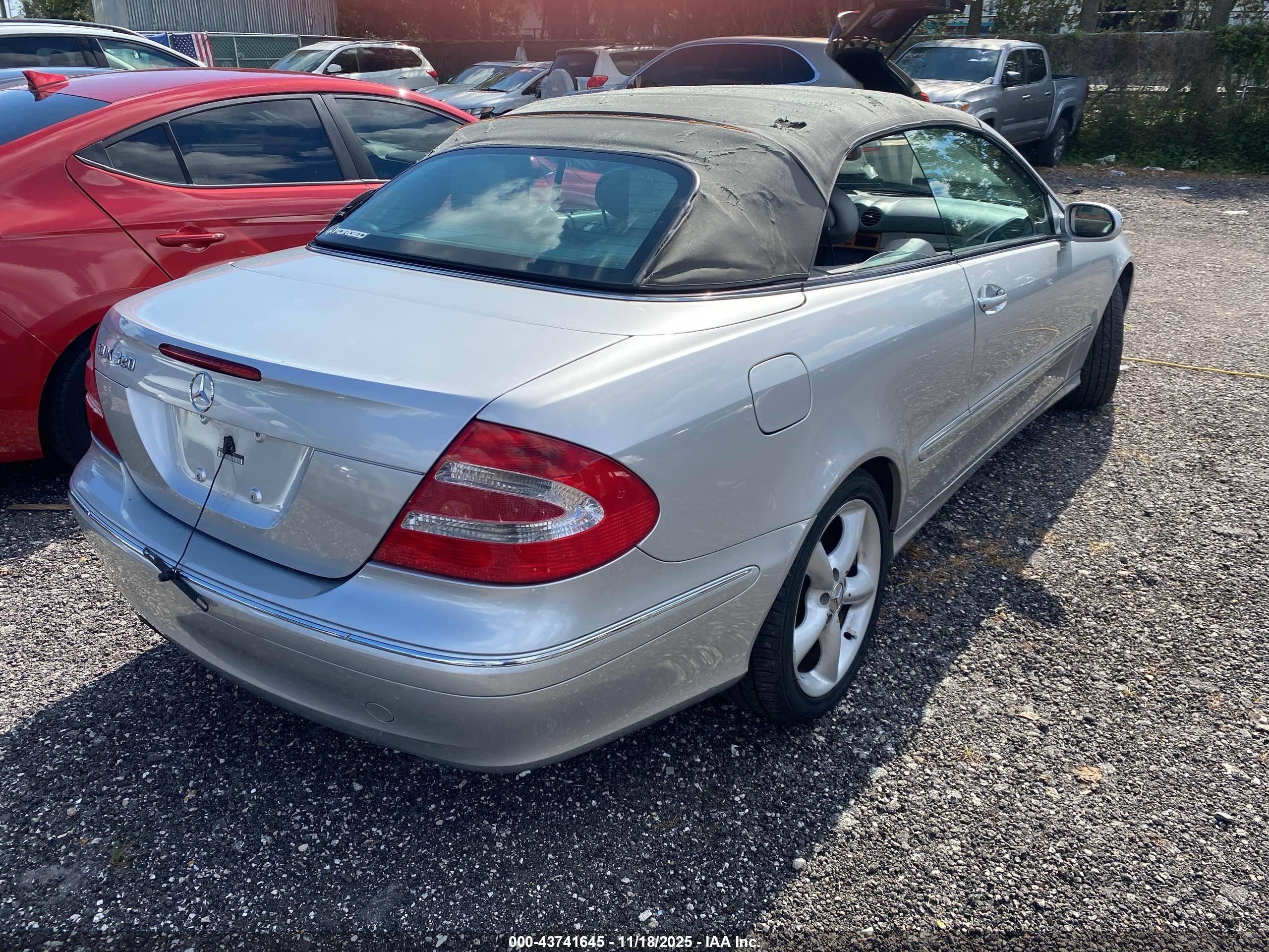 2005 Mercedes-benz Clk 320   Silver vin: WDBTK65GX5T052787