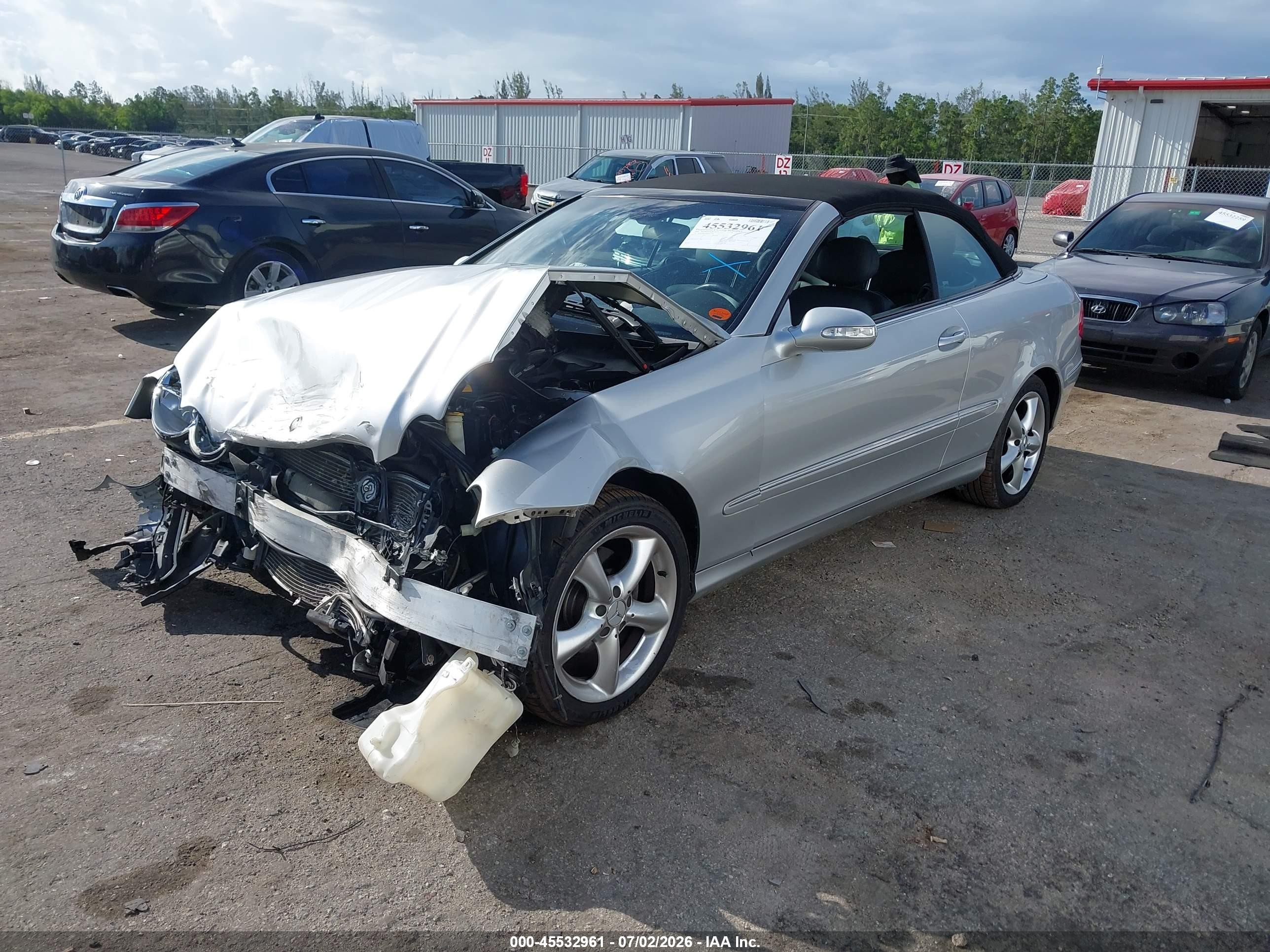 2005 Mercedes-benz Clk 320   Silver vin: WDBTK65J05F123554