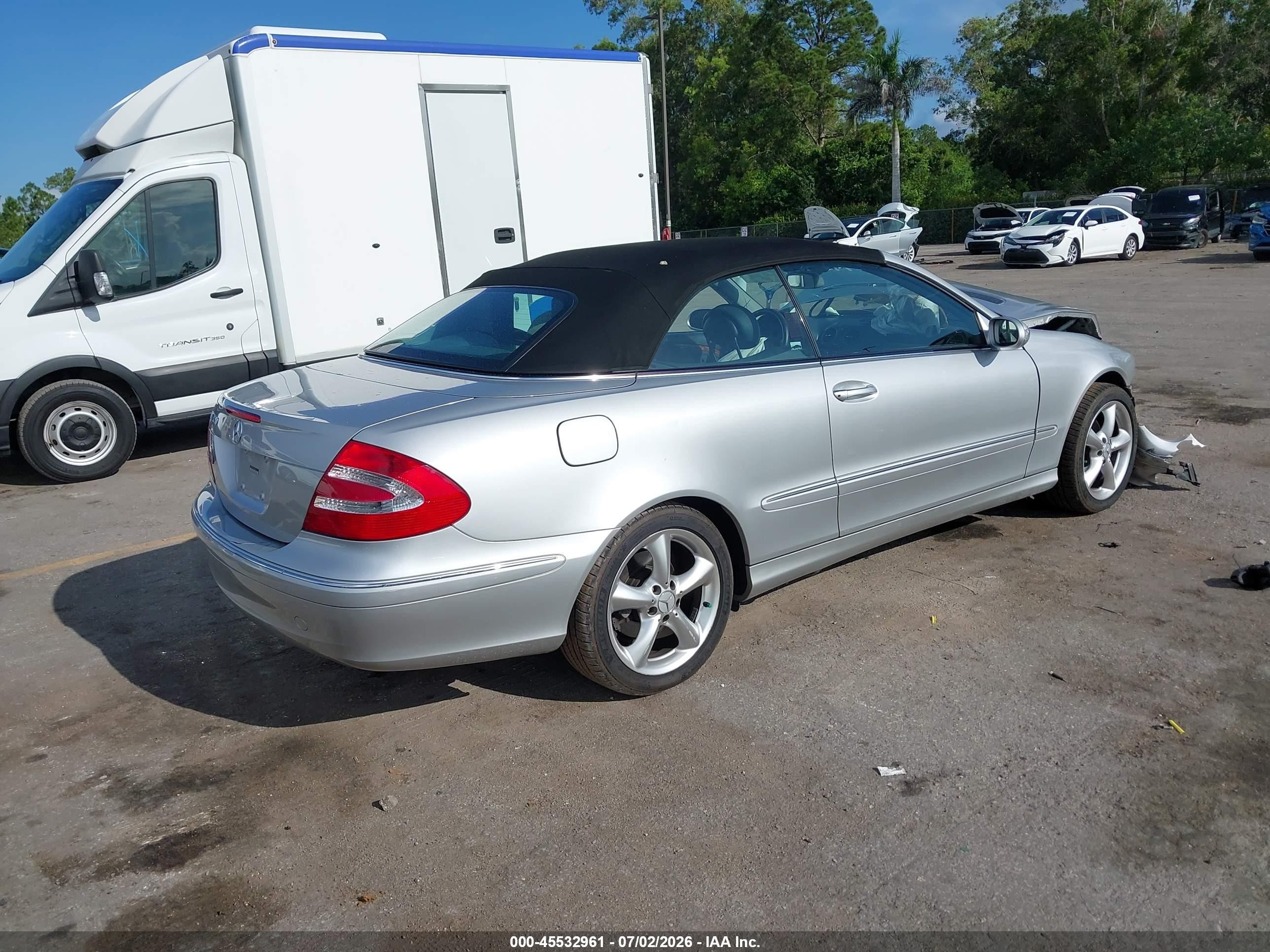 2005 Mercedes-benz Clk 320   Silver vin: WDBTK65J05F123554