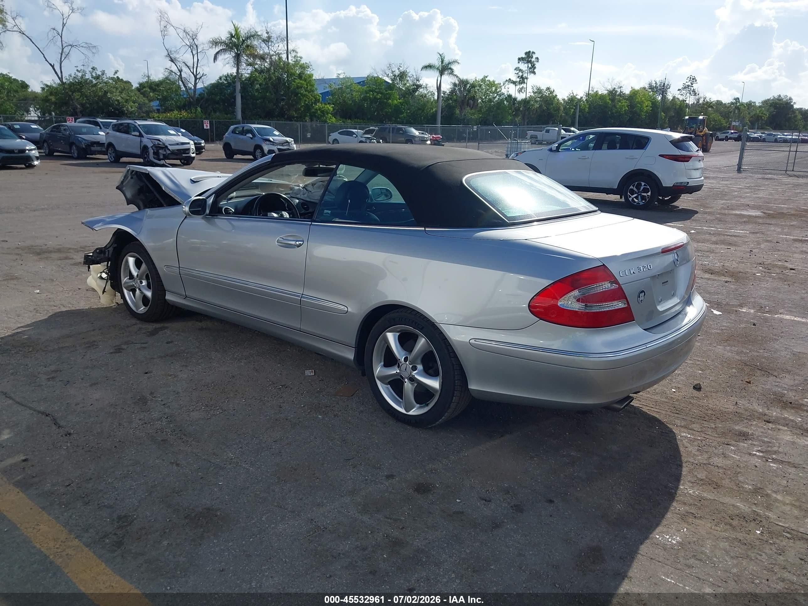 2005 Mercedes-benz Clk 320   Silver vin: WDBTK65J05F123554