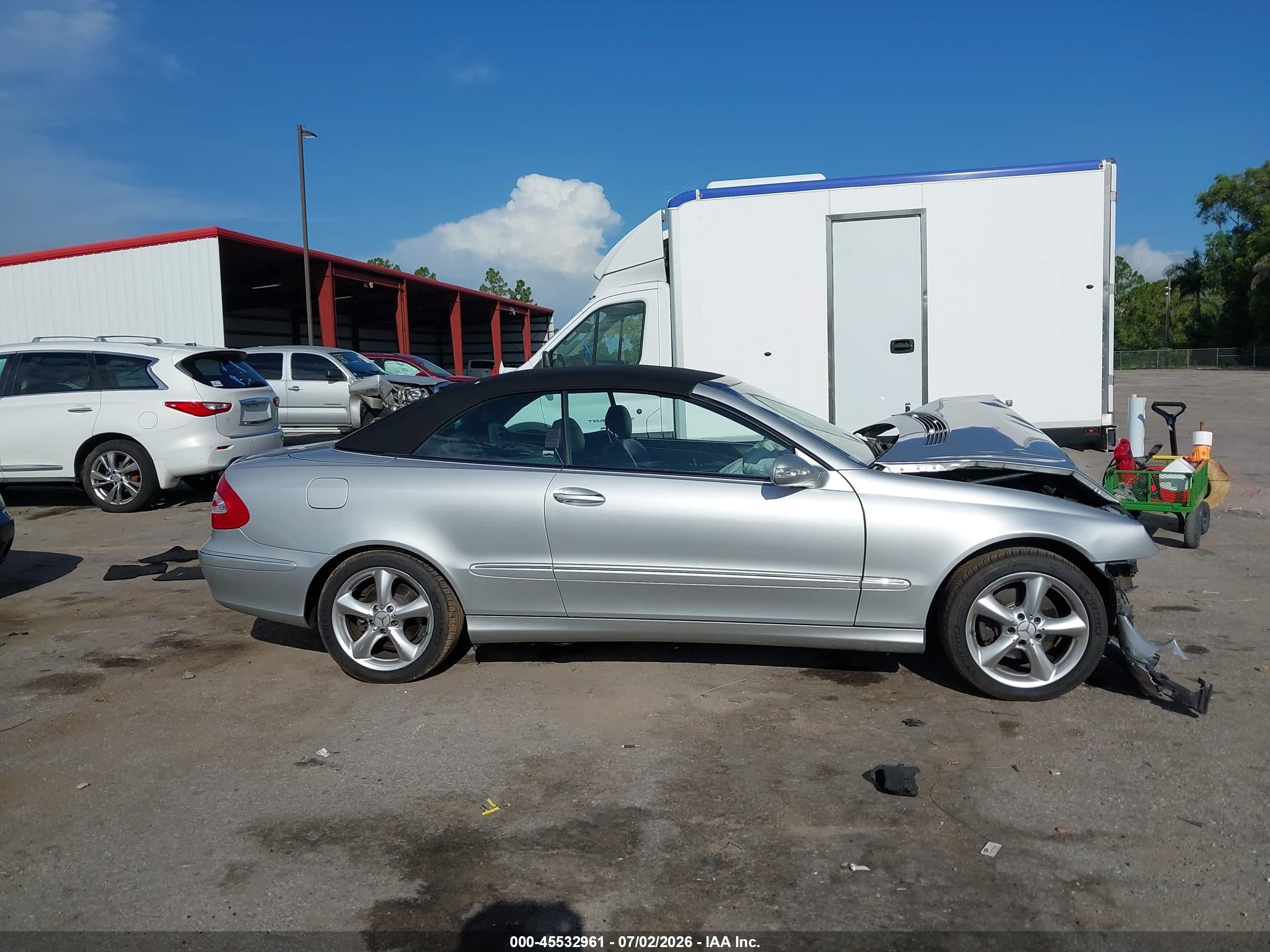2005 Mercedes-benz Clk 320   Silver vin: WDBTK65J05F123554