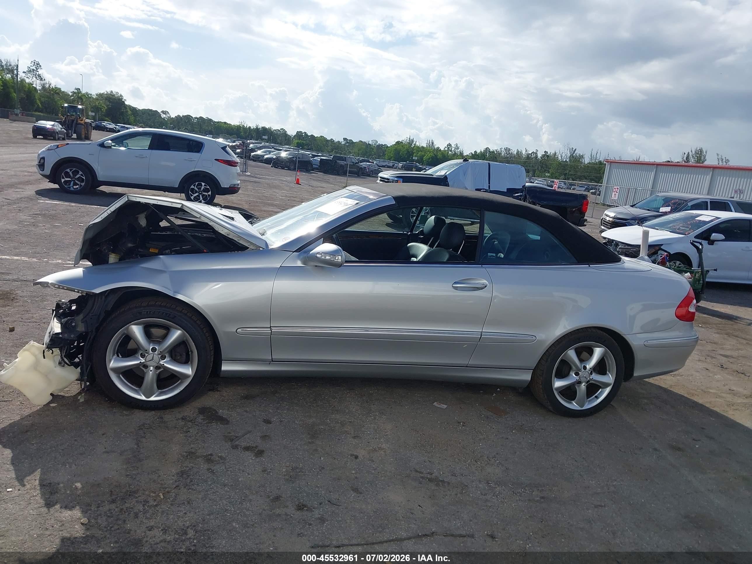 2005 Mercedes-benz Clk 320   Silver vin: WDBTK65J05F123554