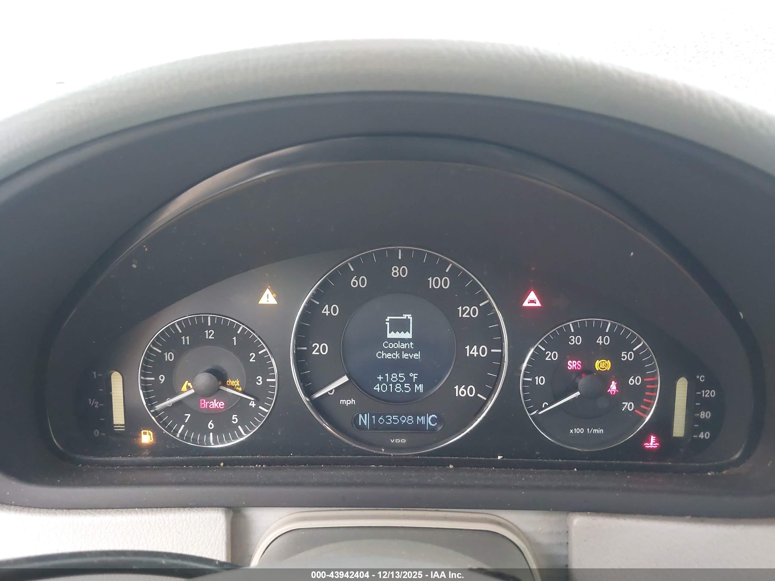 2005 Mercedes-benz Clk 320   White vin: WDBTK65J15F131789