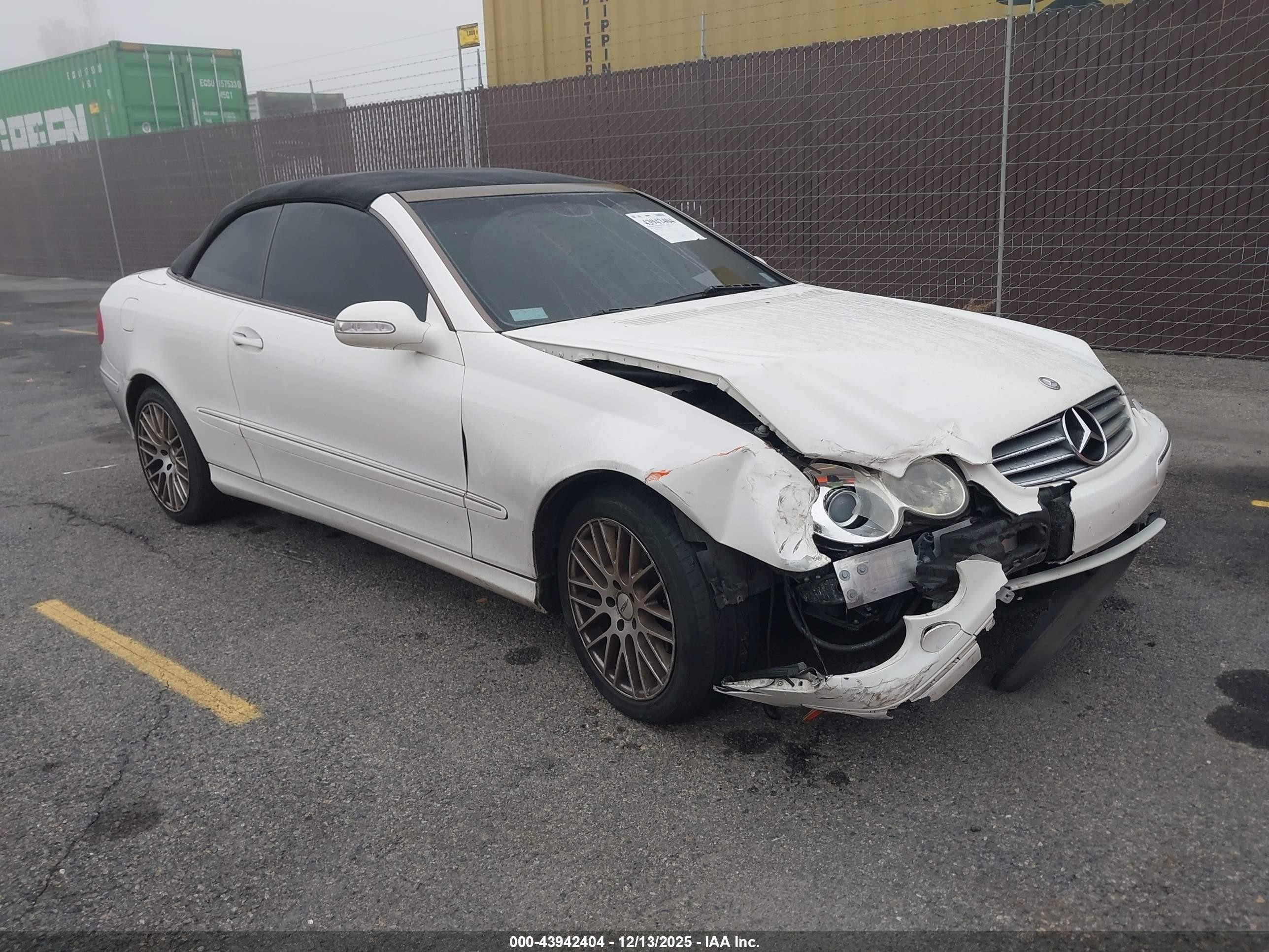 2005 Mercedes-benz Clk 320   White vin: WDBTK65J15F131789