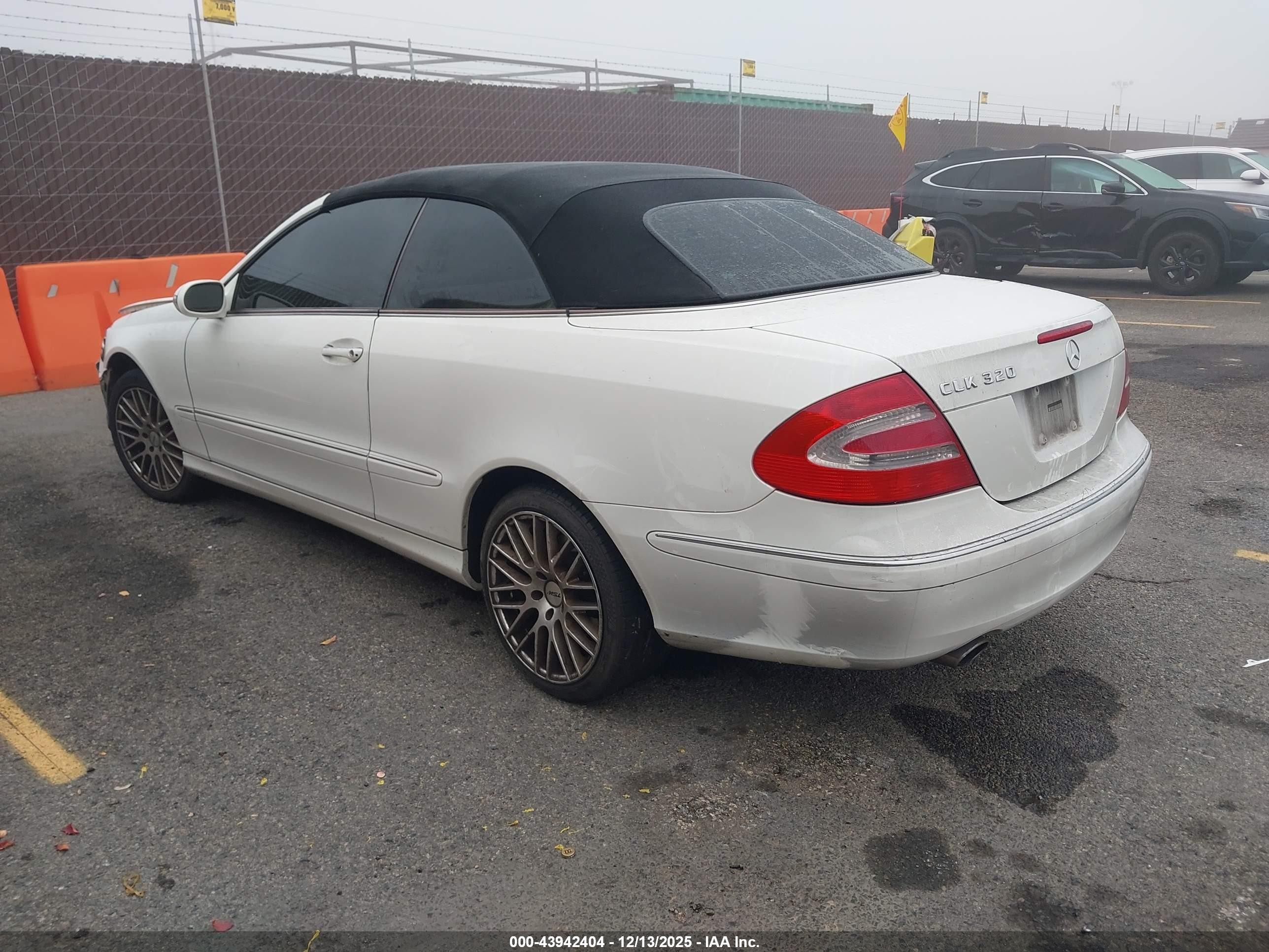 2005 Mercedes-benz Clk 320   White vin: WDBTK65J15F131789