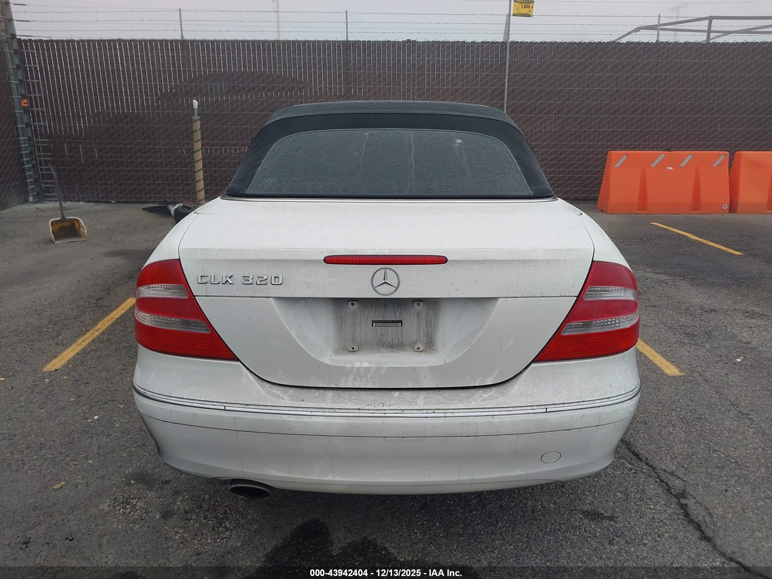 2005 Mercedes-benz Clk 320   White vin: WDBTK65J15F131789