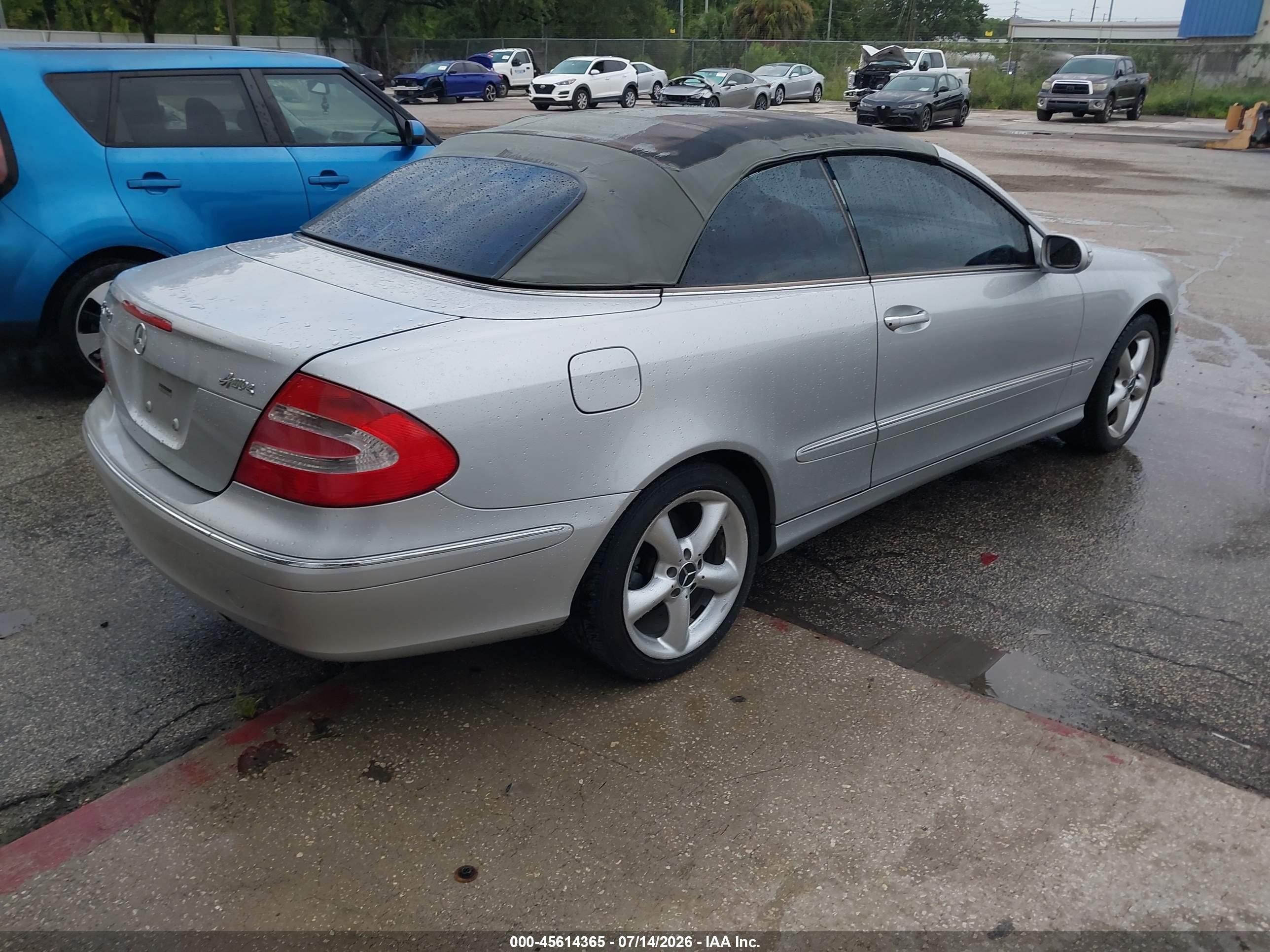 2005 Mercedes-benz Clk 320   Silver vin: WDBTK65J25F136743