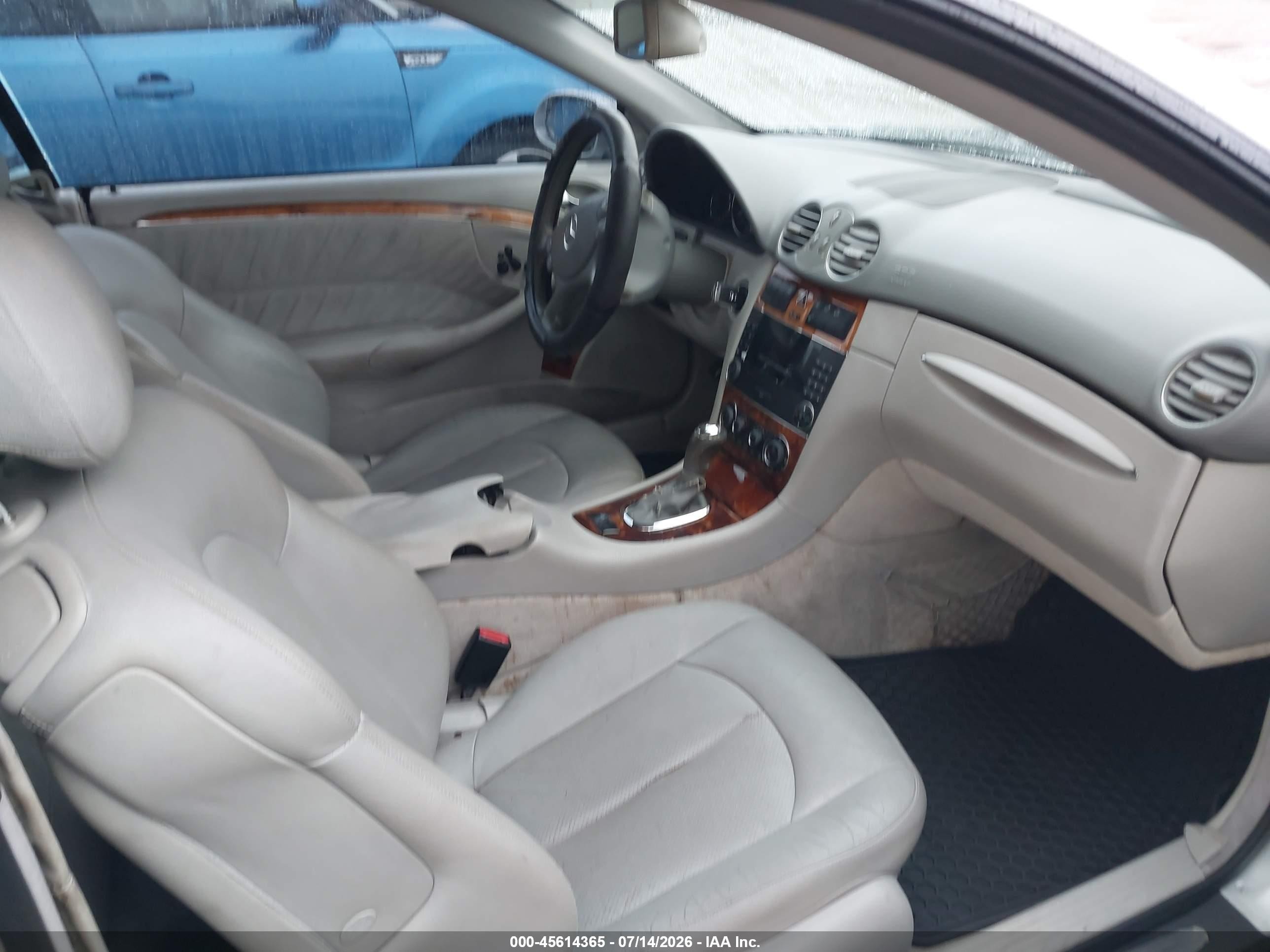 2005 Mercedes-benz Clk 320   Silver vin: WDBTK65J25F136743