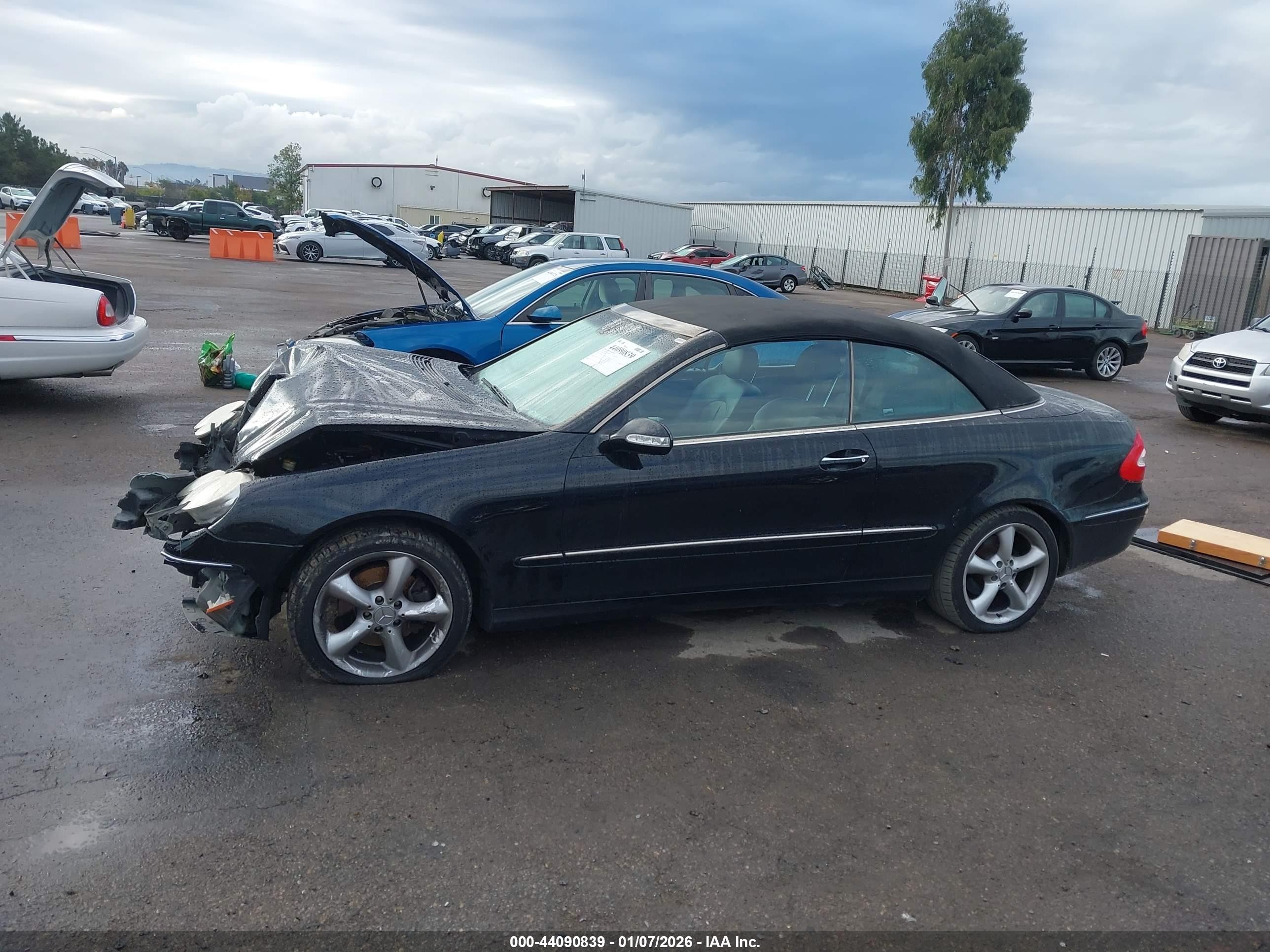 2005 Mercedes-benz Clk 320   Black vin: WDBTK65J45F122875