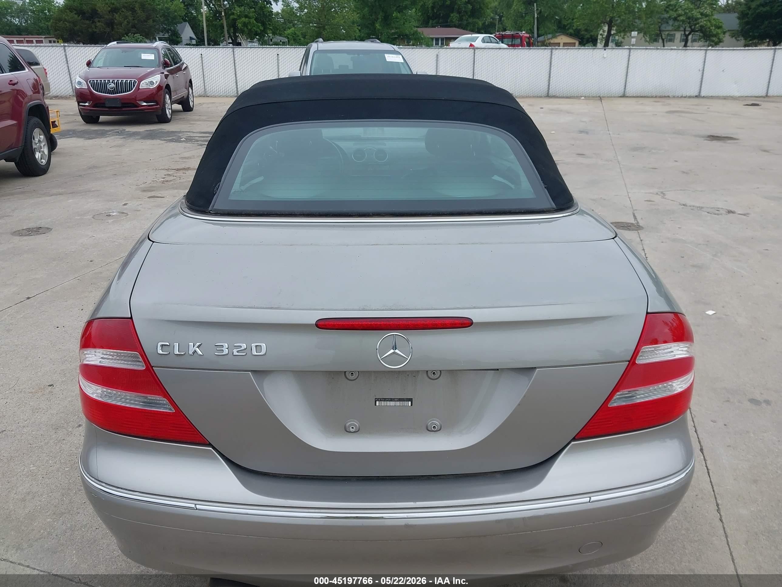 2005 Mercedes-benz Clk 320   Серебряный vin: WDBTK65J45F152880