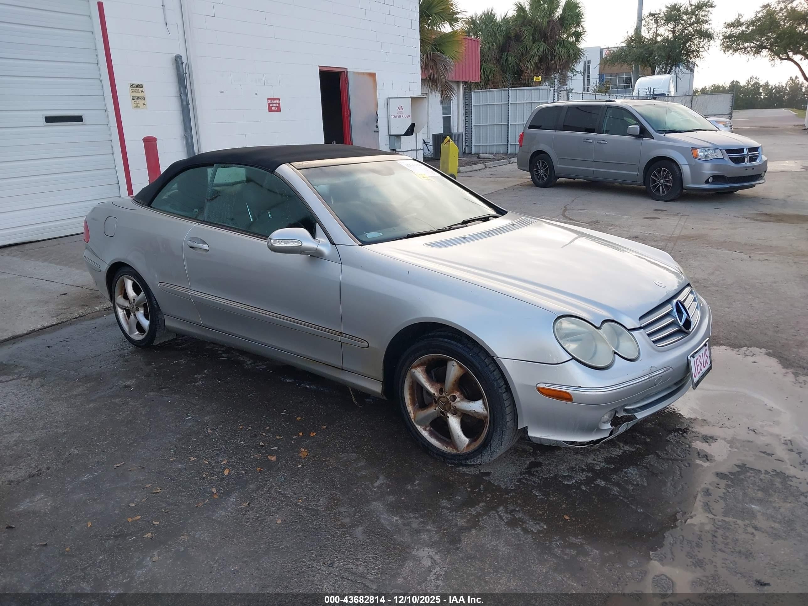 2005 Mercedes-benz Clk 320   Silver vin: WDBTK65J65F139922