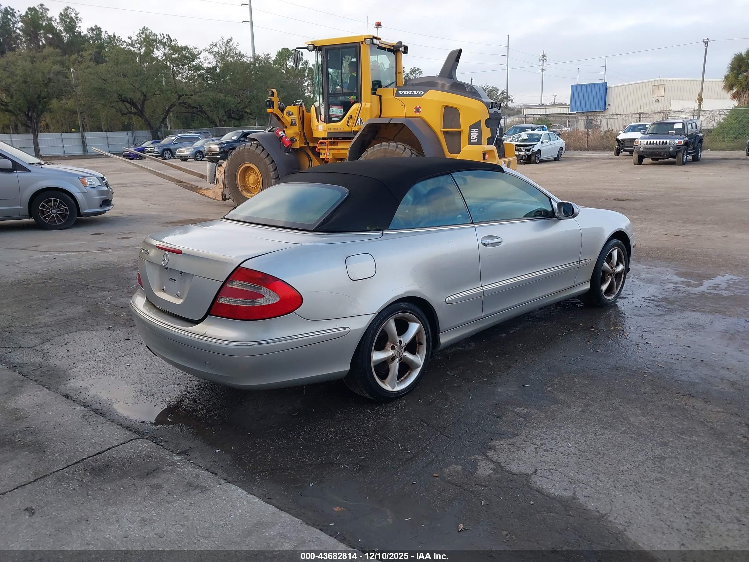 2005 Mercedes-benz Clk 320   Silver vin: WDBTK65J65F139922