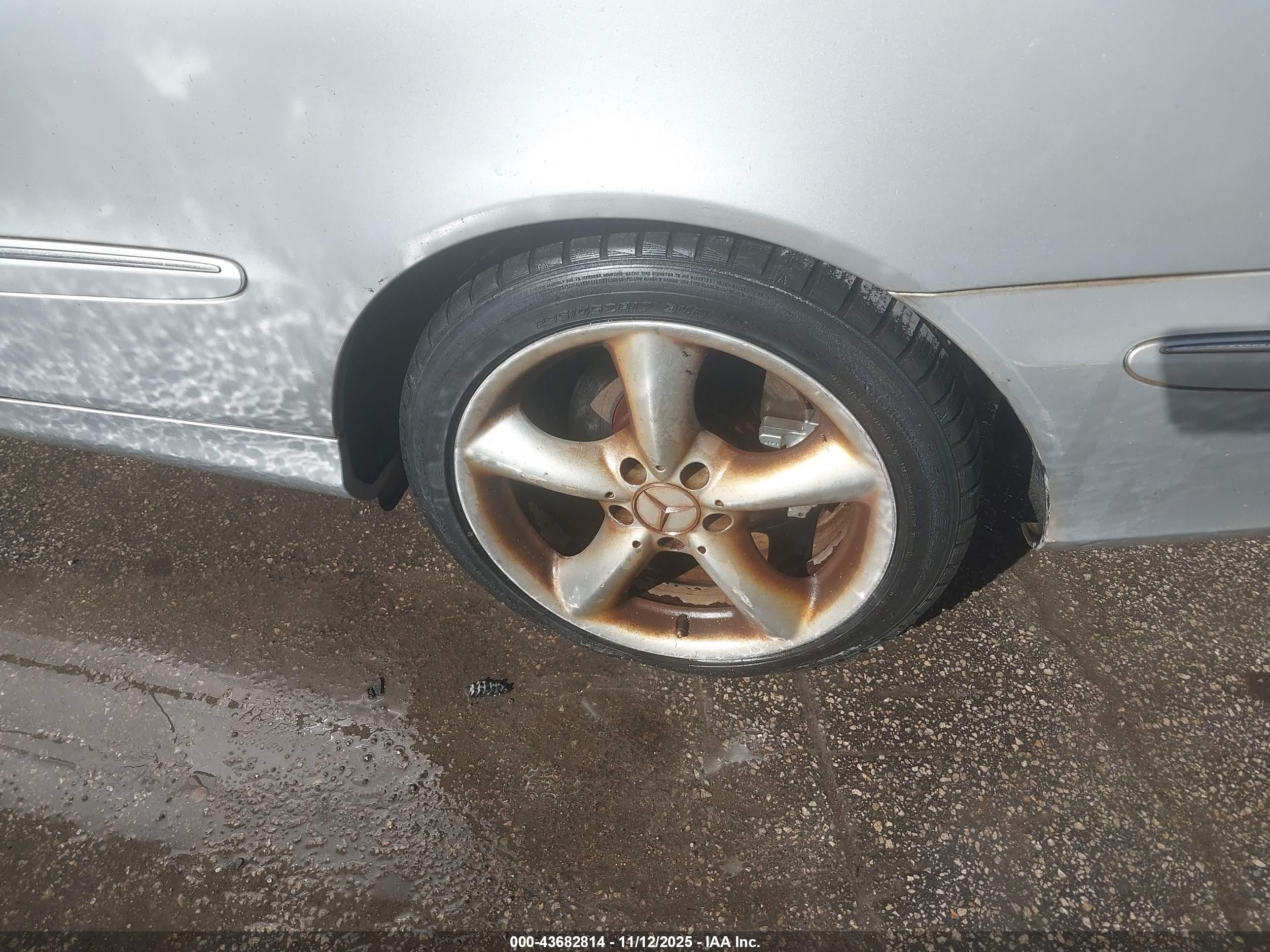2005 Mercedes-benz Clk 320   Silver vin: WDBTK65J65F139922