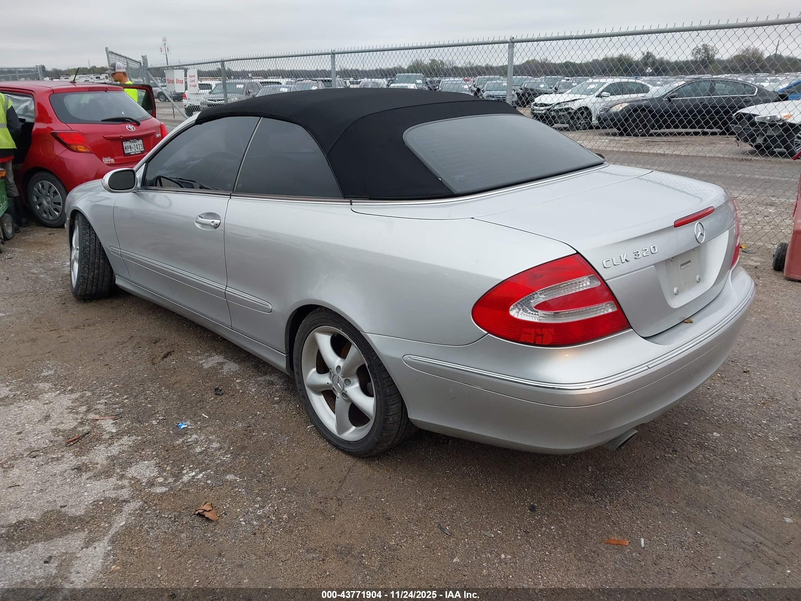 2005 Mercedes-benz Clk 320   Gray vin: WDBTK65J75F158947