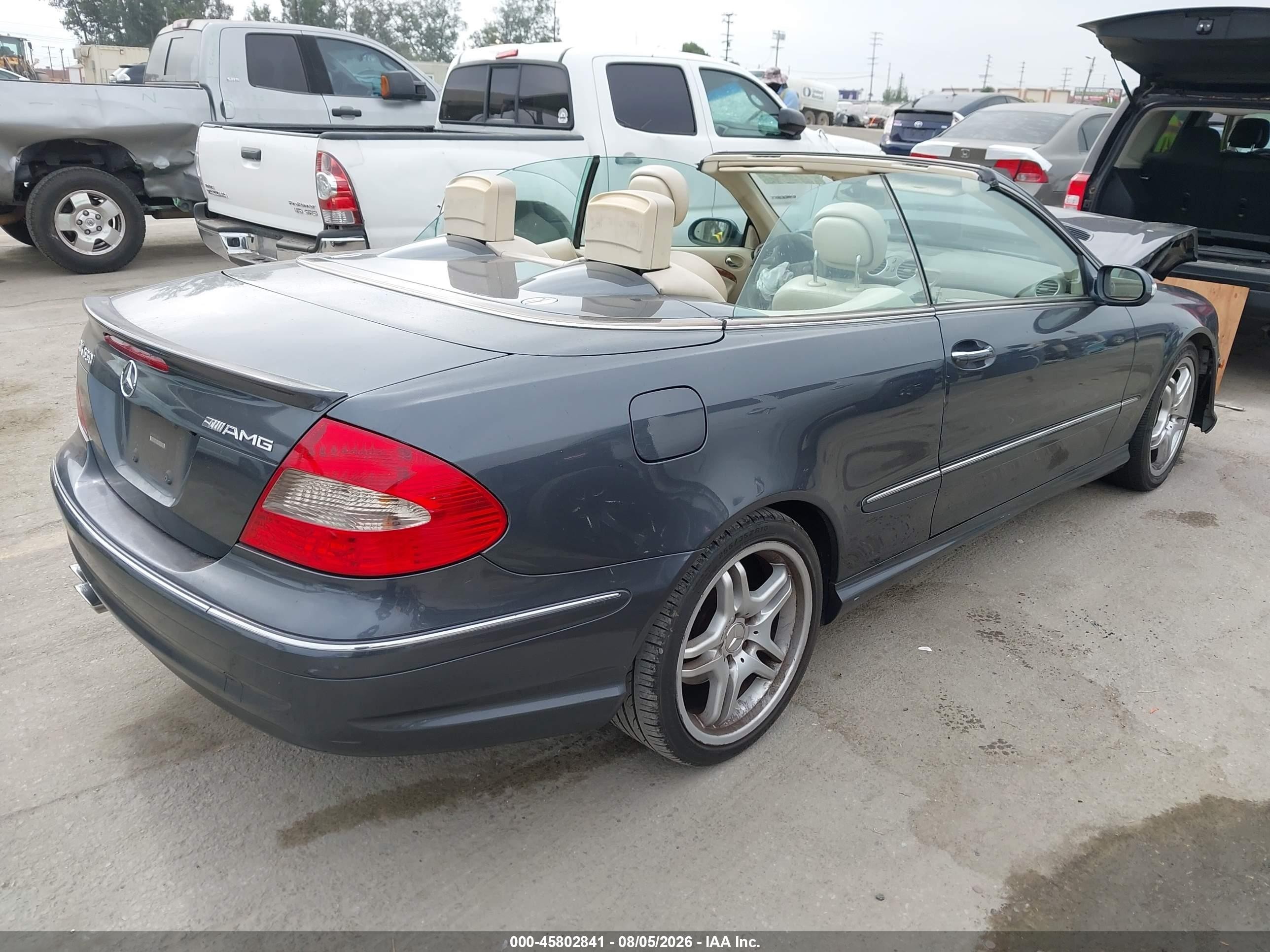 2008 Mercedes-benz Clk 550   Серый vin: WDBTK72F18T091211