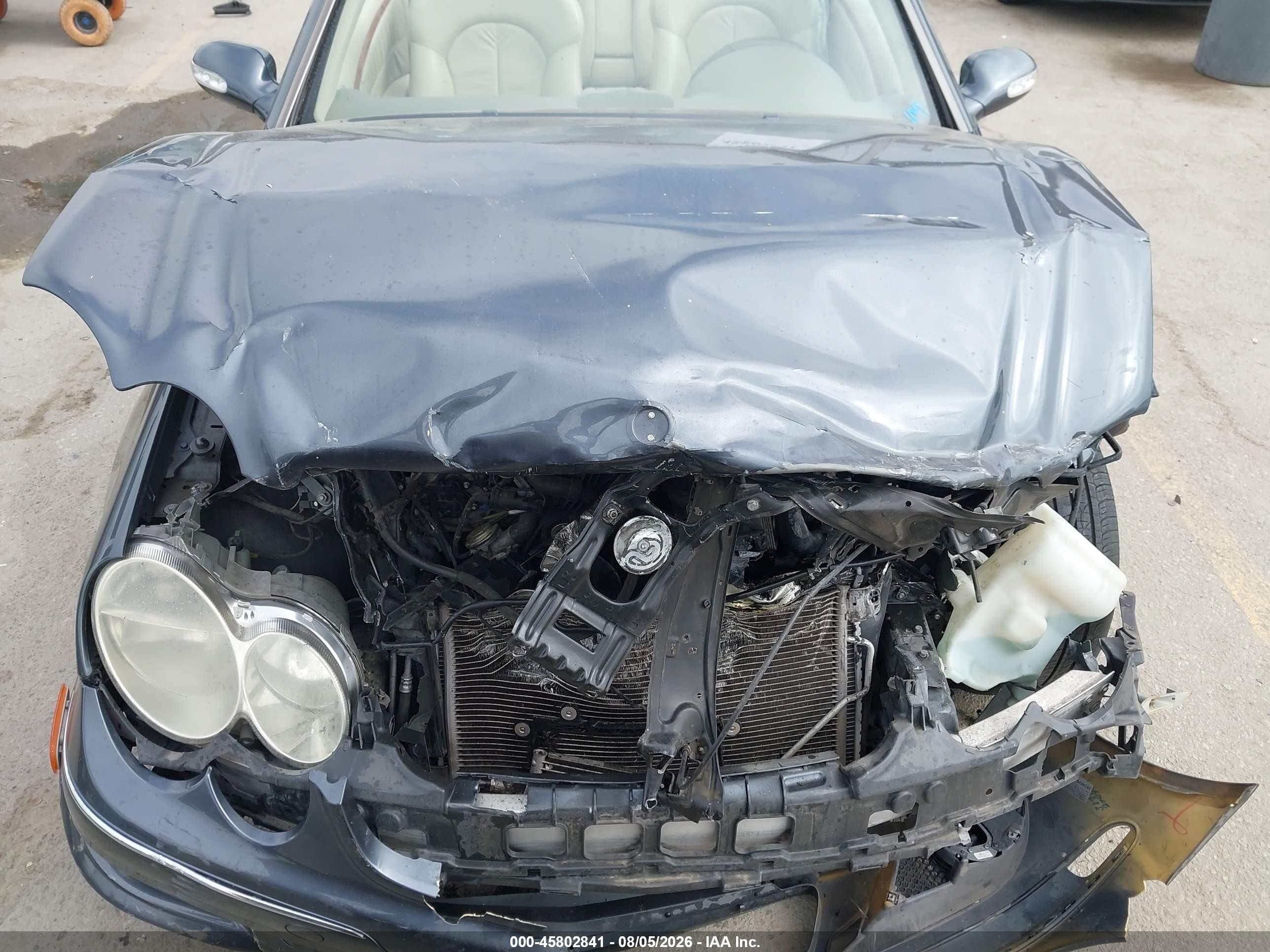 2008 Mercedes-benz Clk 550   Серый vin: WDBTK72F18T091211