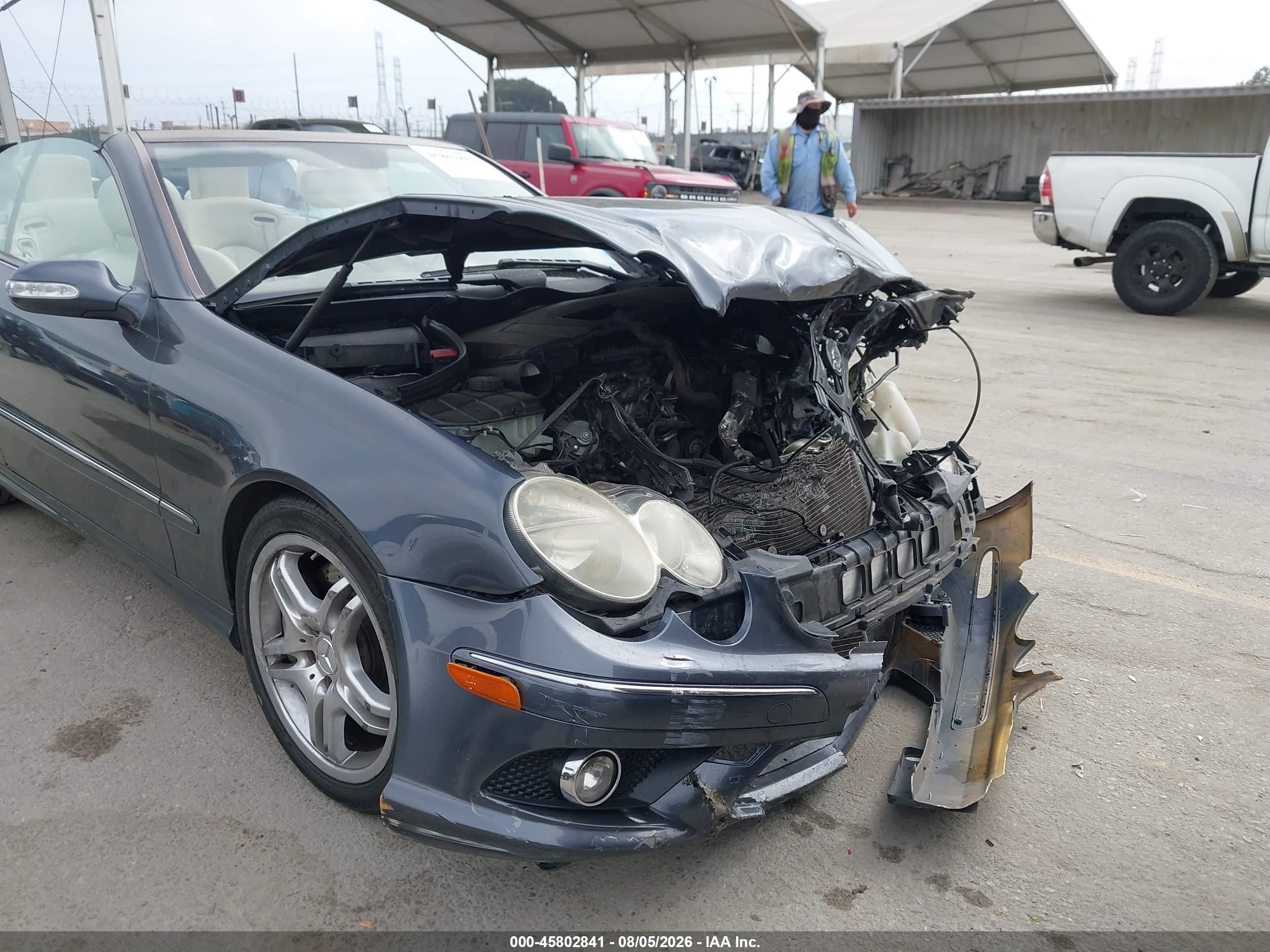 2008 Mercedes-benz Clk 550   Серый vin: WDBTK72F18T091211