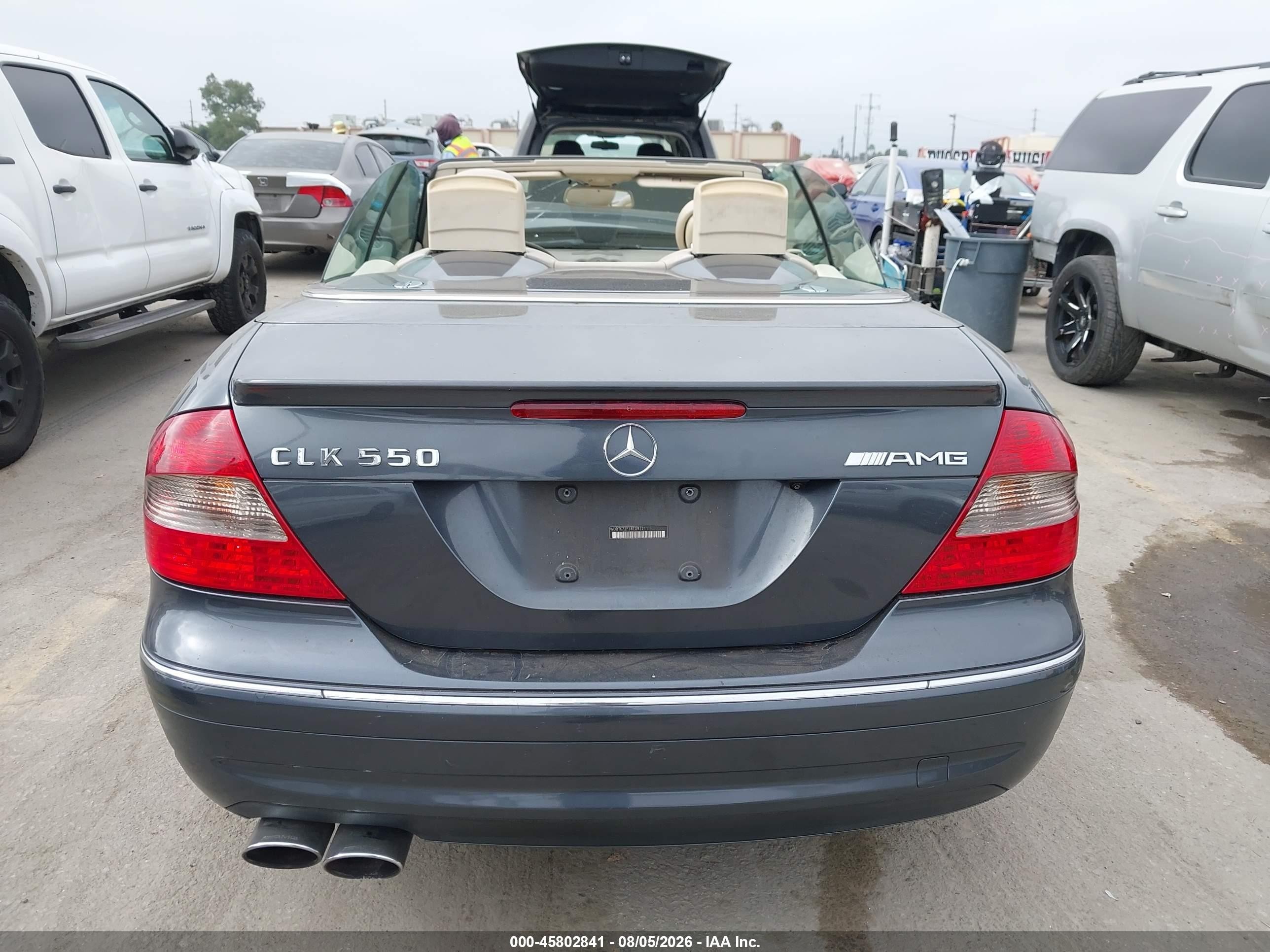 2008 Mercedes-benz Clk 550   Серый vin: WDBTK72F18T091211
