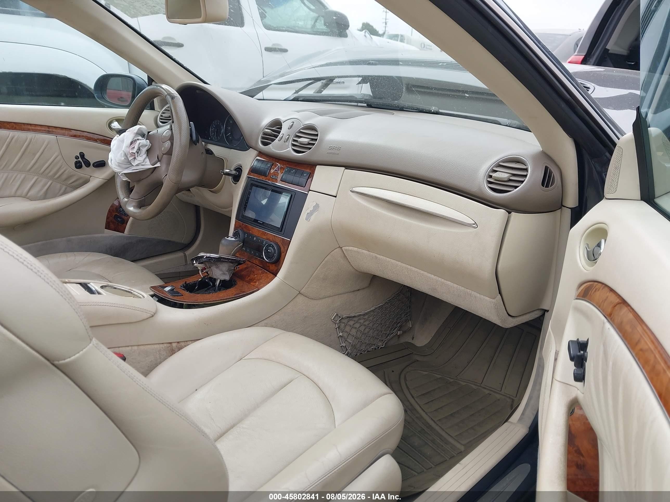 2008 Mercedes-benz Clk 550   Серый vin: WDBTK72F18T091211