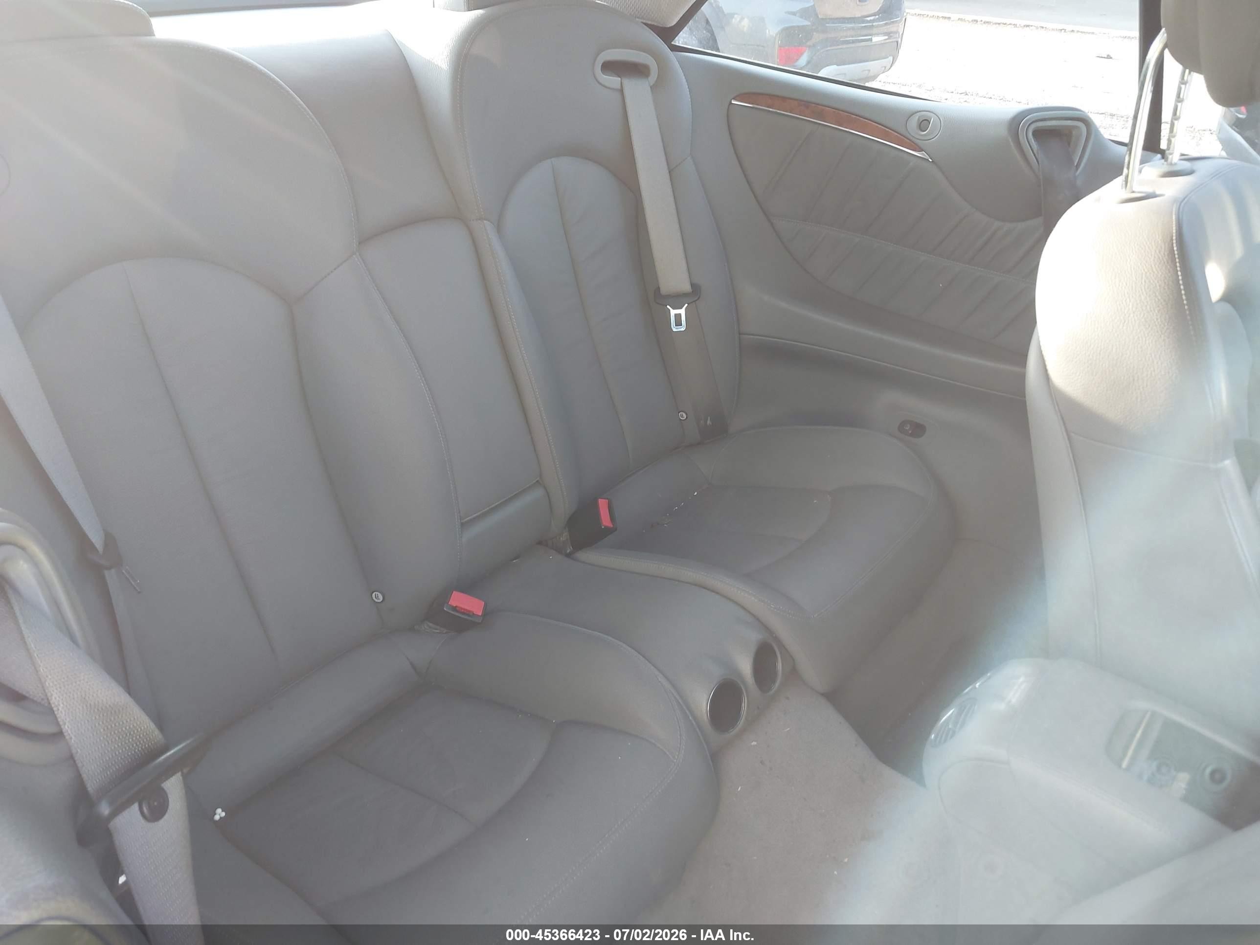 2007 Mercedes-benz Clk 550 Silver vin: WDBTK72F57T076869