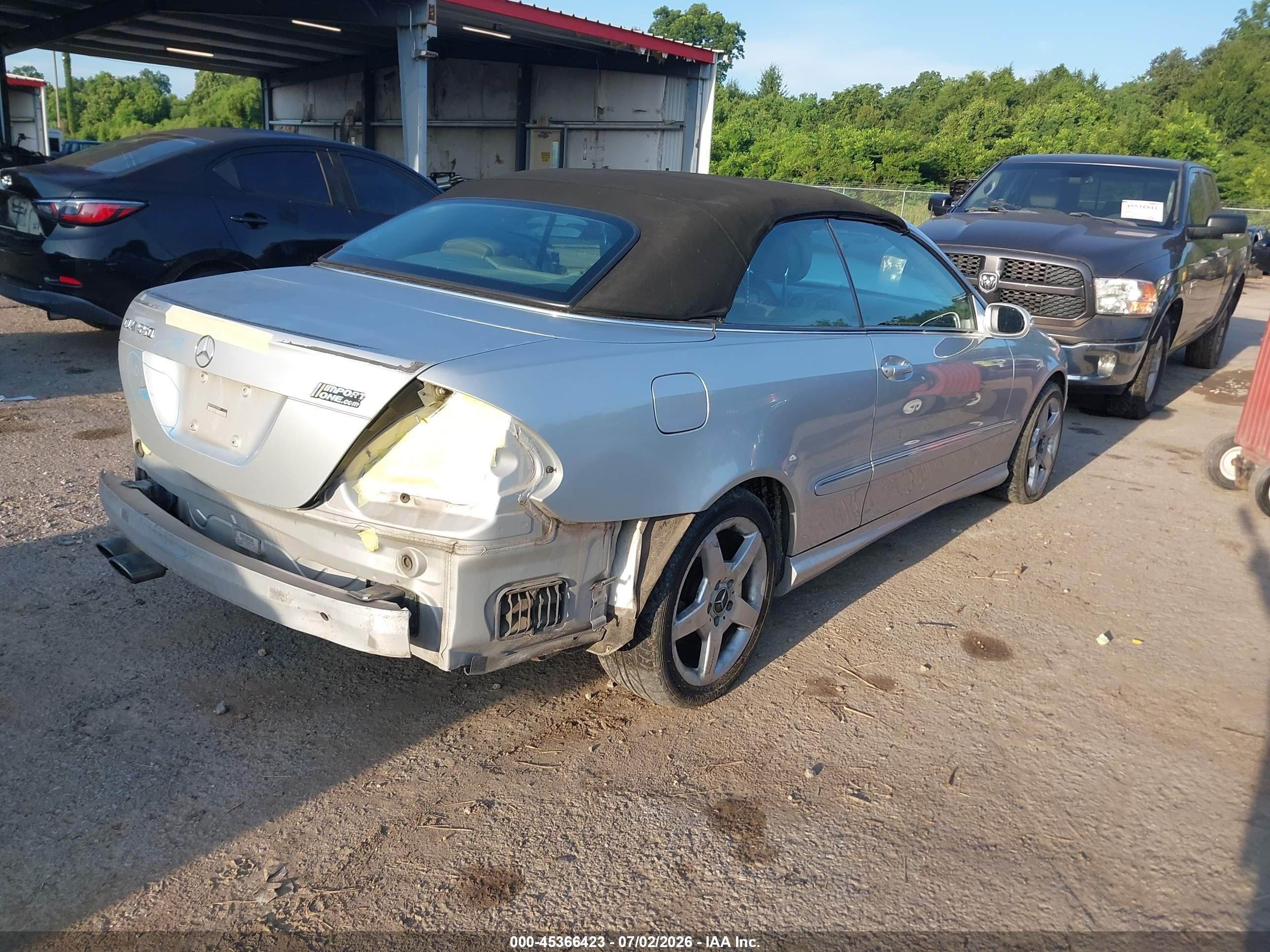 2007 Mercedes-benz Clk 550 Silver vin: WDBTK72F57T076869